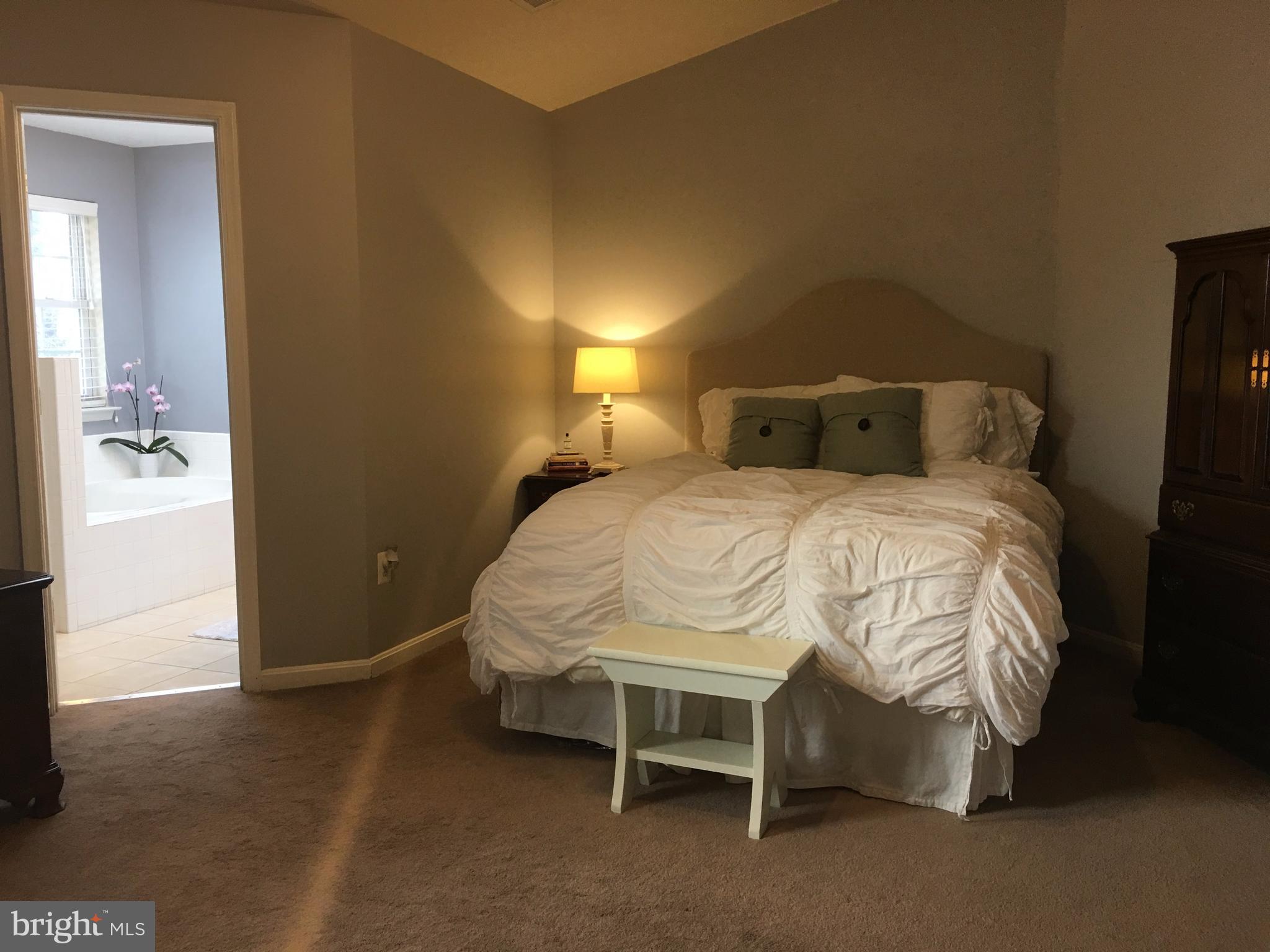 RIVER OAKS - Residential Lease