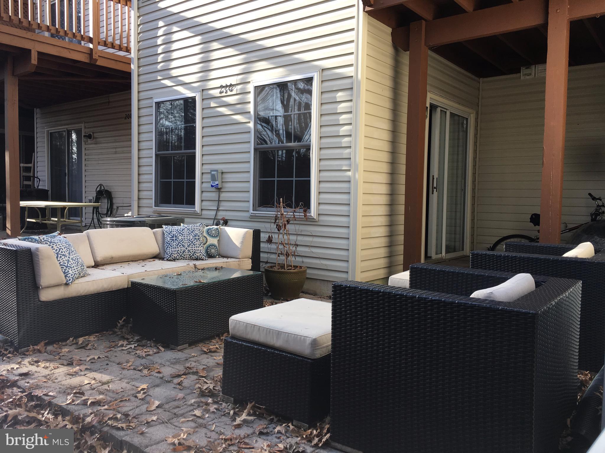 RIVER OAKS - Residential Lease