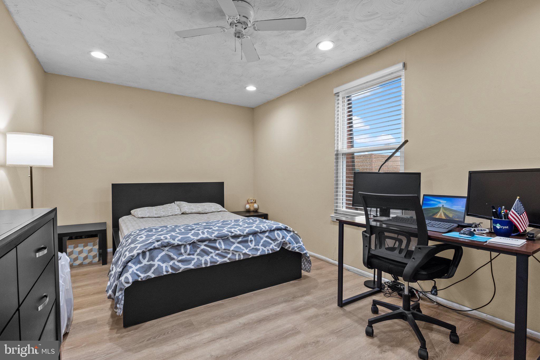 BUSTLETON - Residential