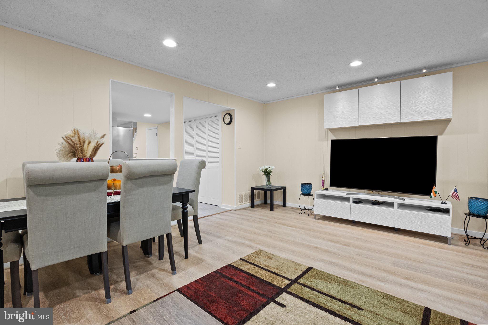 BUSTLETON - Residential