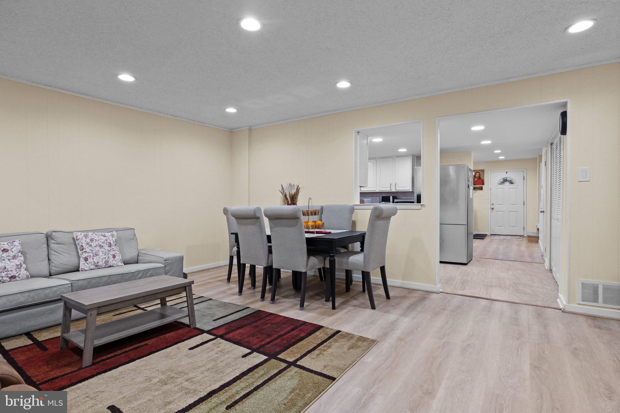 BUSTLETON - Residential