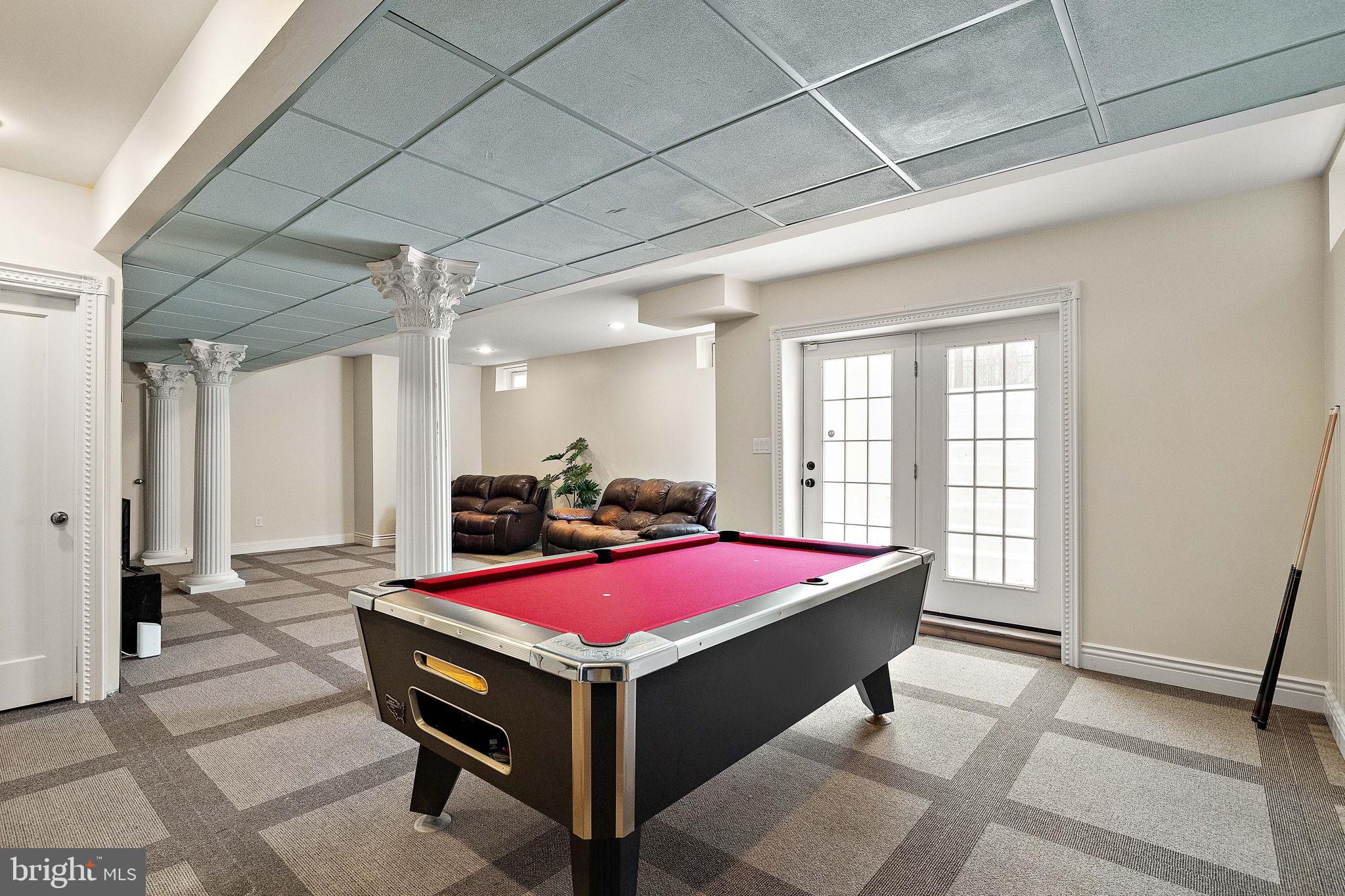 PRESIDENTIAL ESTS - Residential