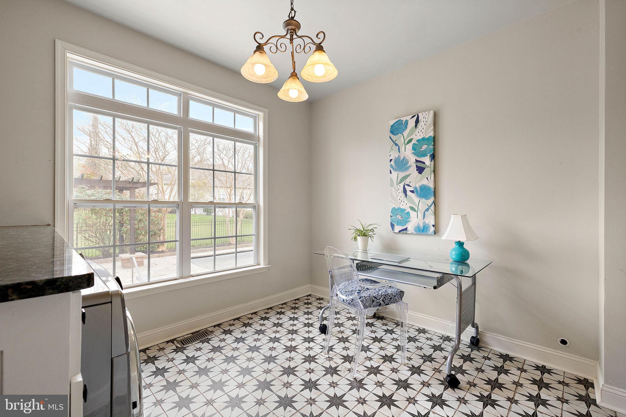 PRESIDENTIAL ESTS - Residential