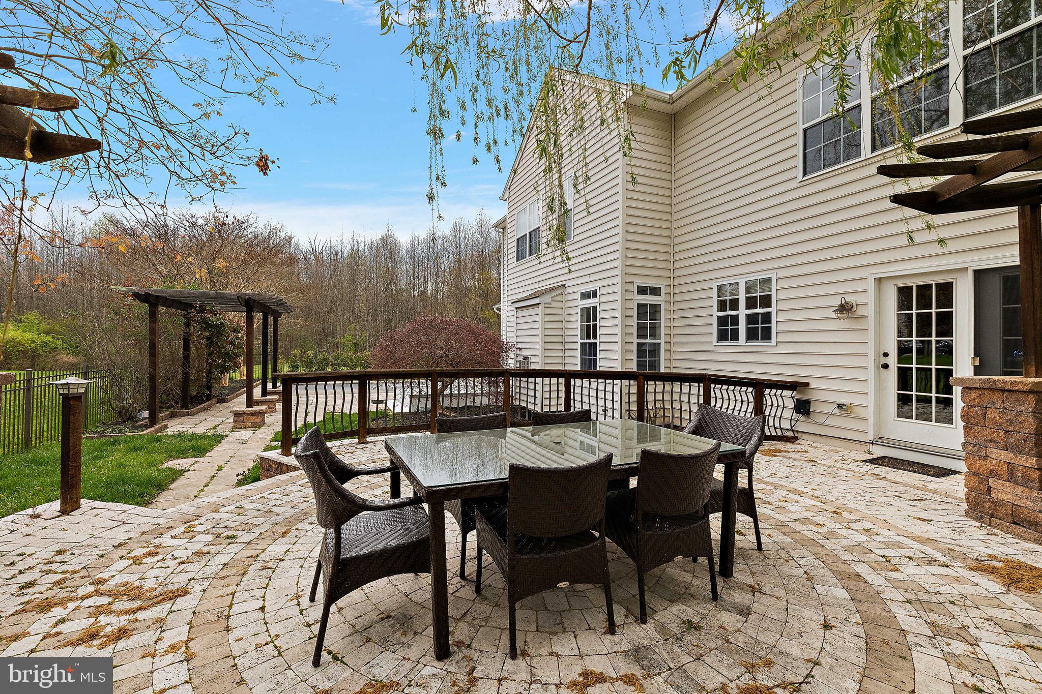 PRESIDENTIAL ESTS - Residential