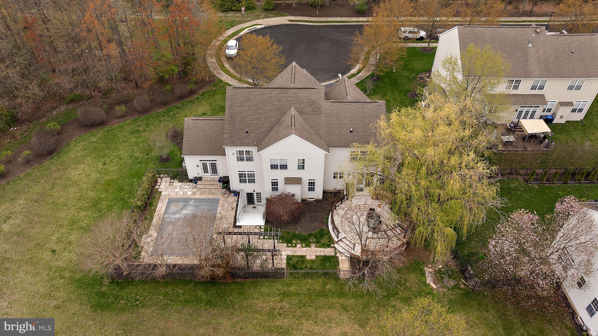 PRESIDENTIAL ESTS - Residential