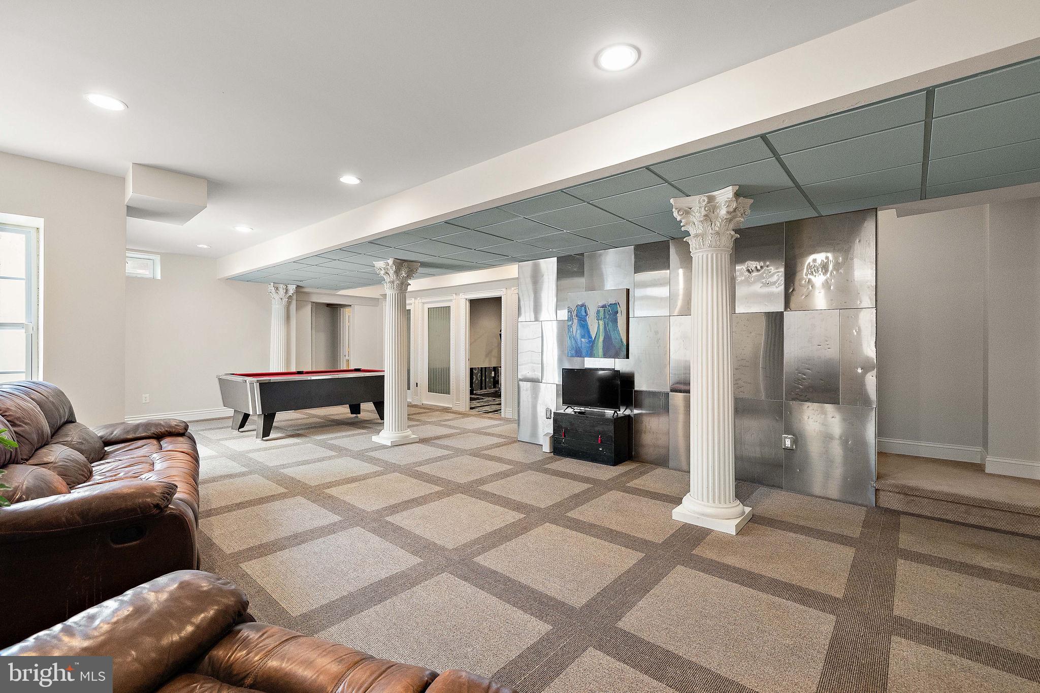 PRESIDENTIAL ESTS - Residential