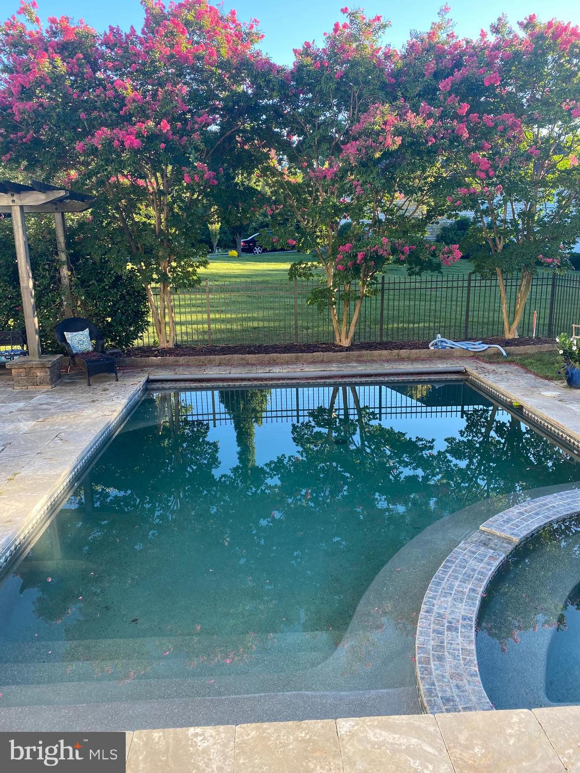 PRESIDENTIAL ESTS - Residential