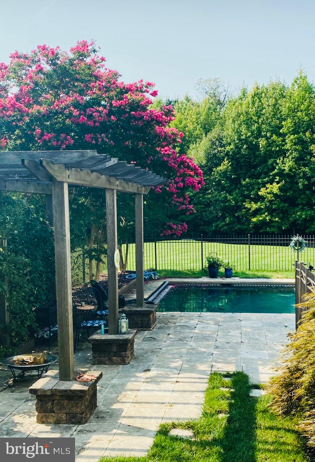 PRESIDENTIAL ESTS - Residential