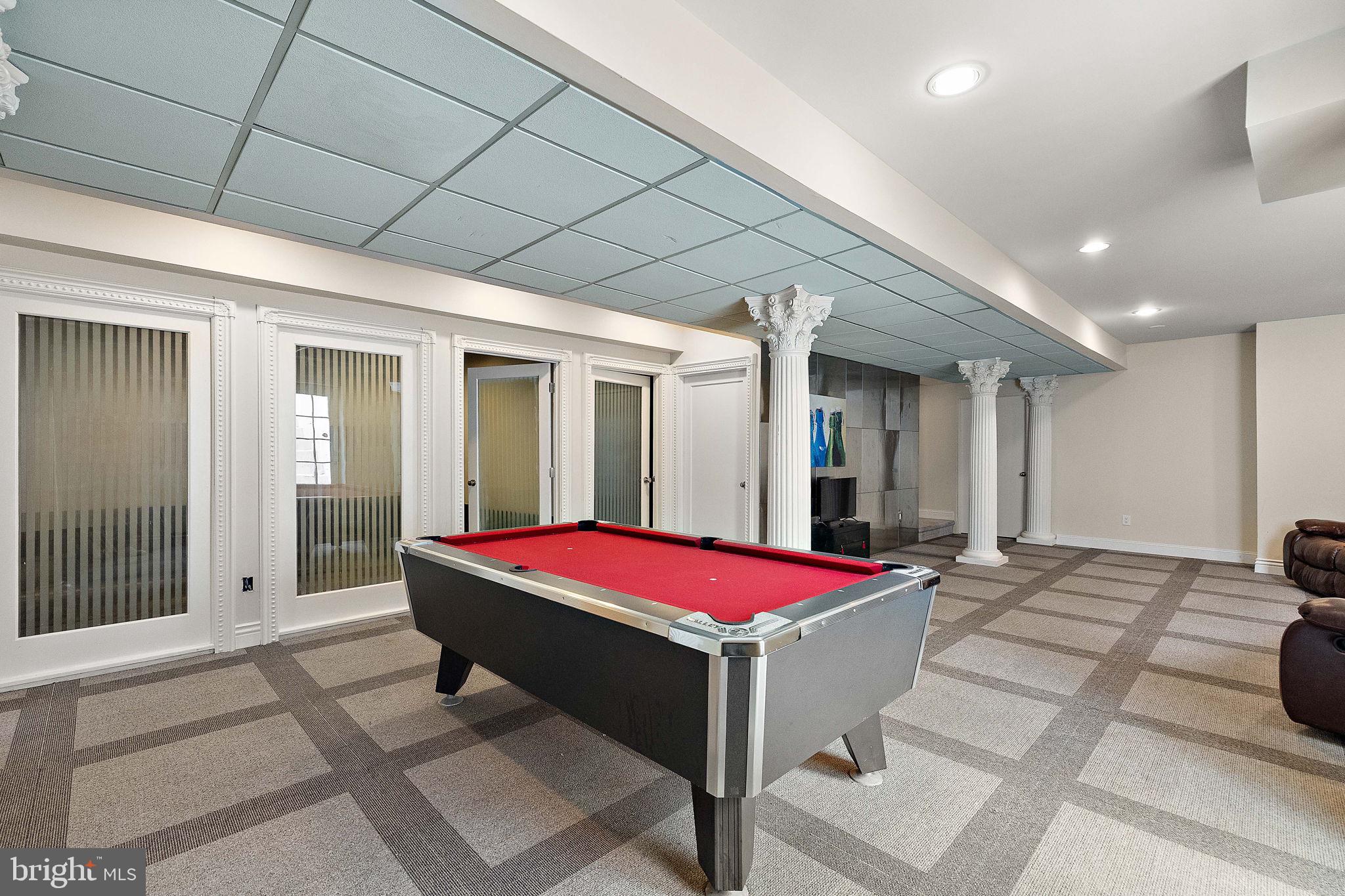 PRESIDENTIAL ESTS - Residential