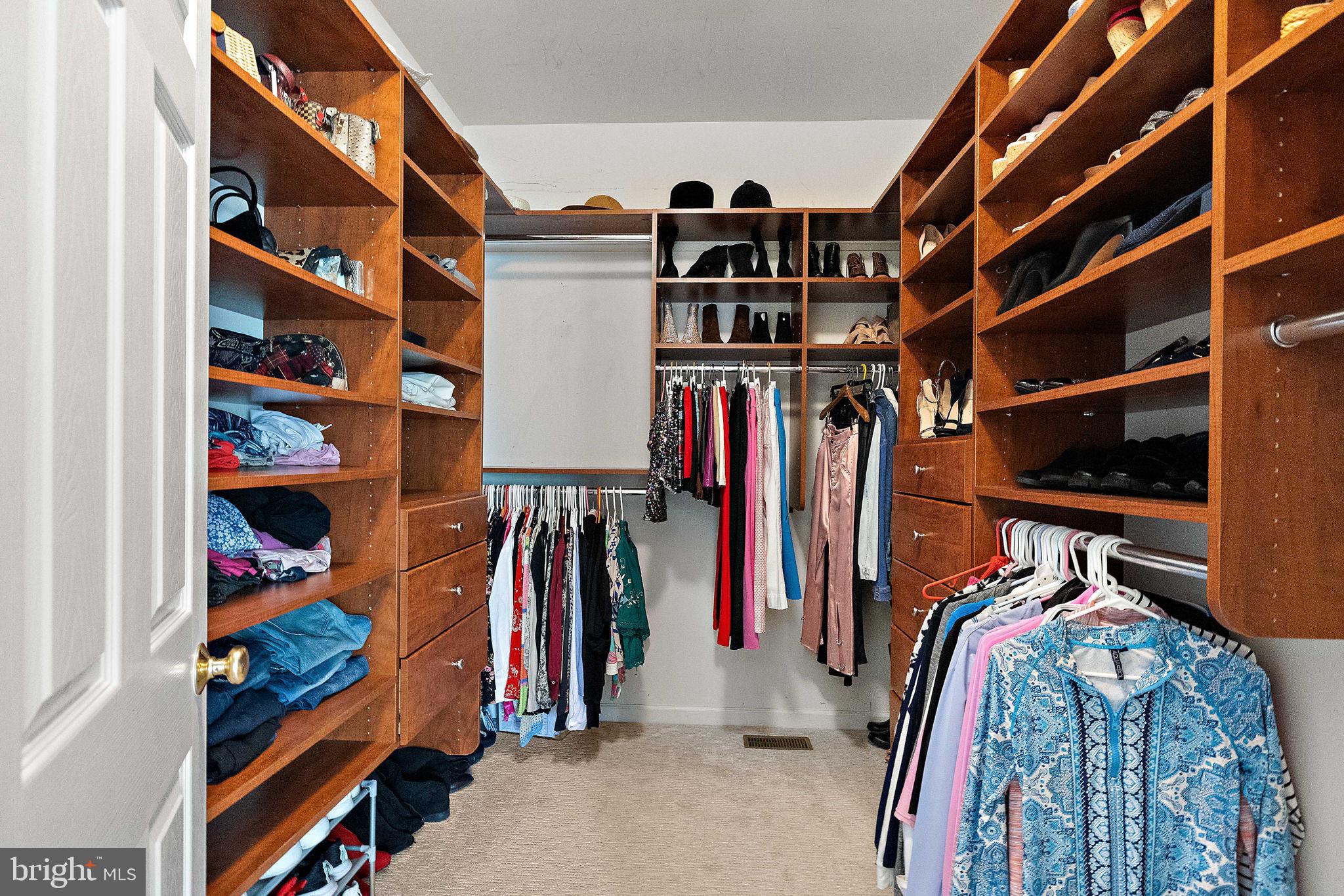 PRESIDENTIAL ESTS - Residential