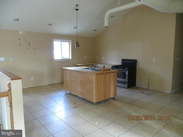 MIDDLE RIVER - Residential