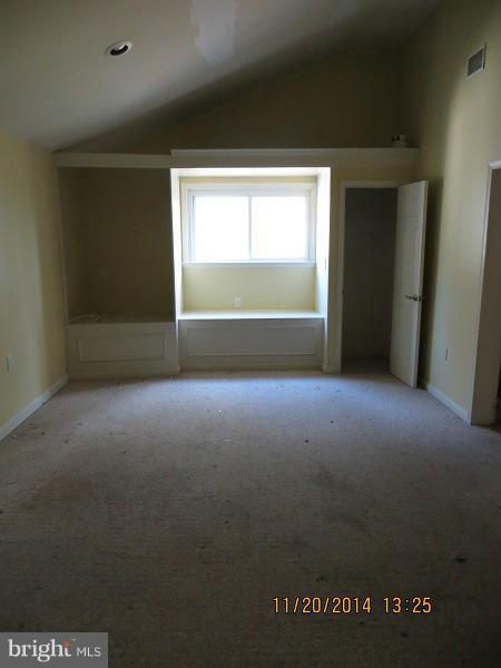 MIDDLE RIVER - Residential