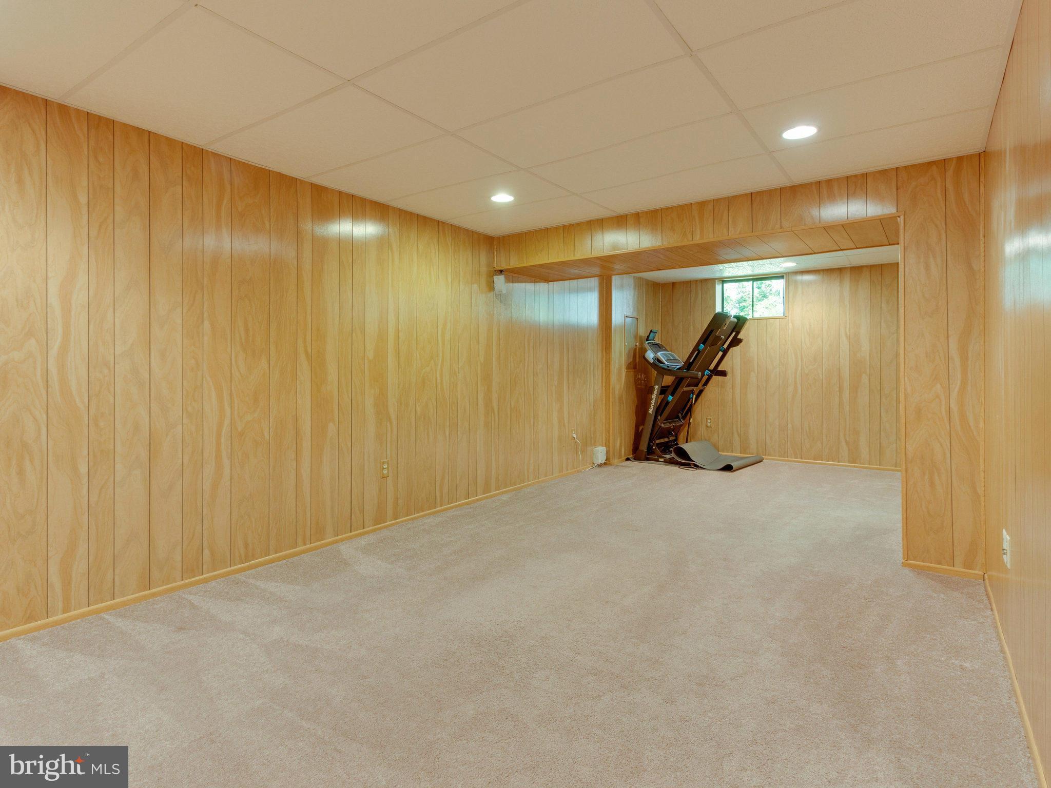 HUNTER VILLAGE - Residential