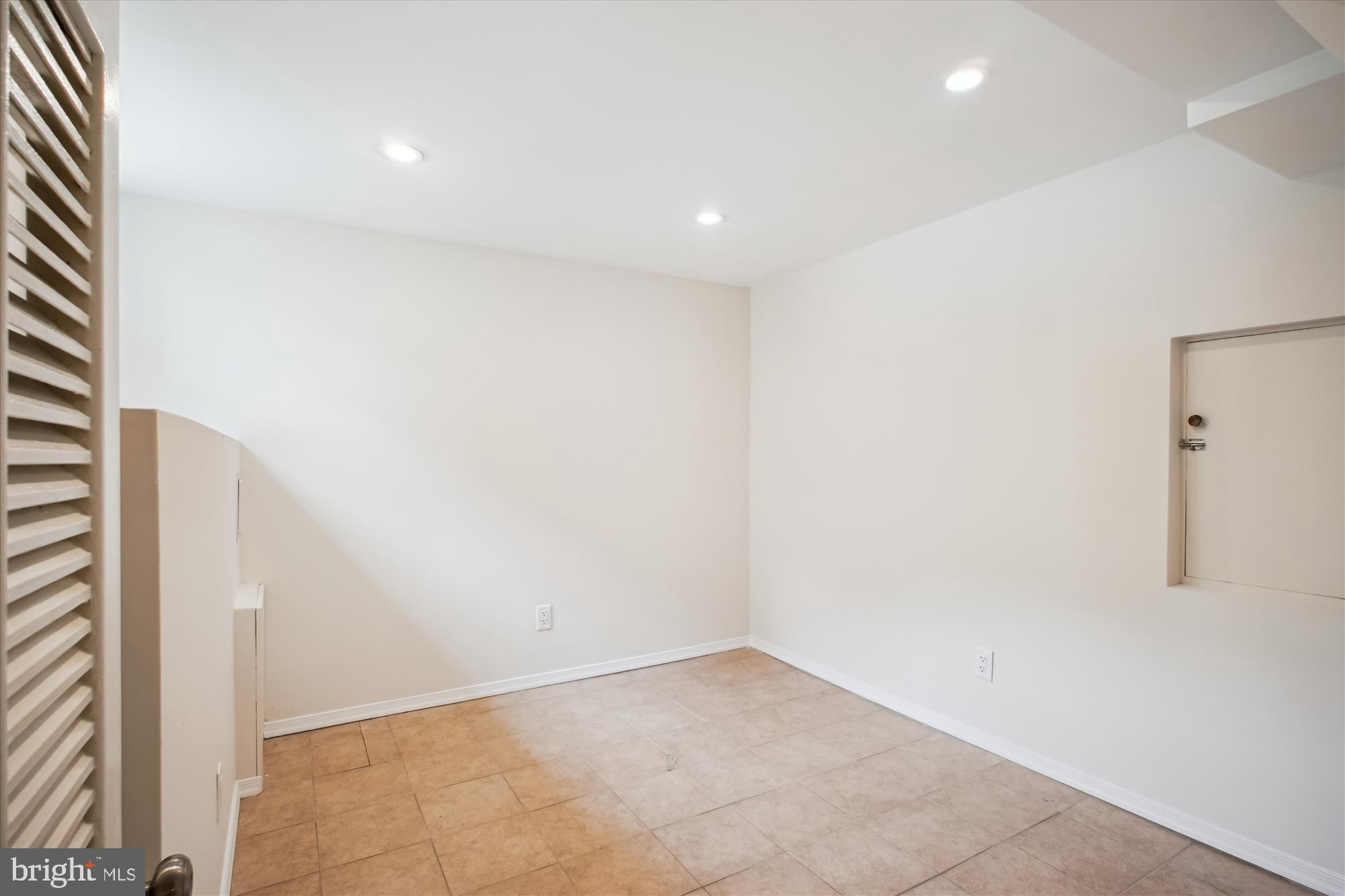 FAIRWAY HILLS - Residential