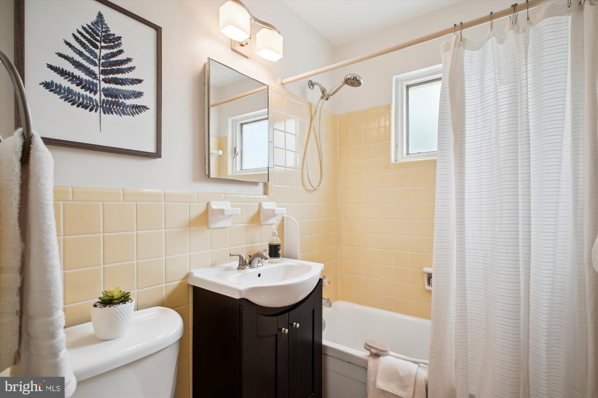 FAIRWAY HILLS - Residential