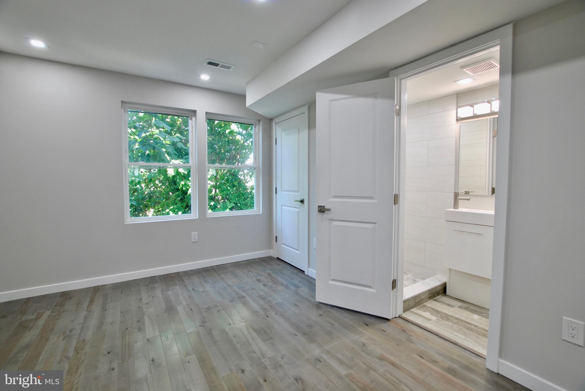 PHILADELPHIA (NORTH) - Residential Lease