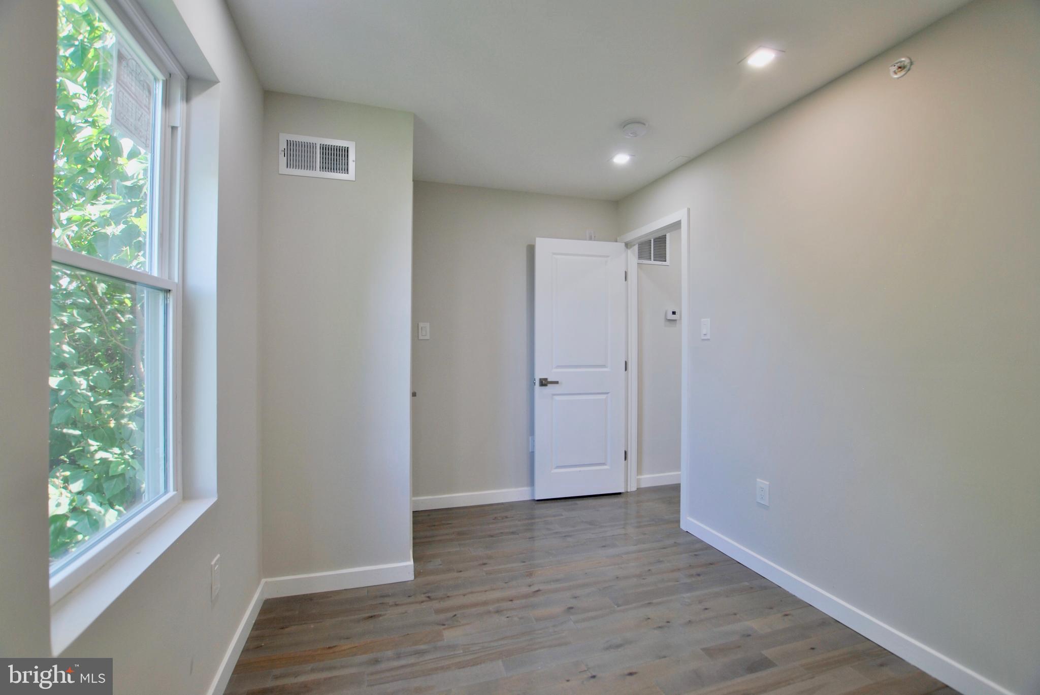 PHILADELPHIA (NORTH) - Residential Lease