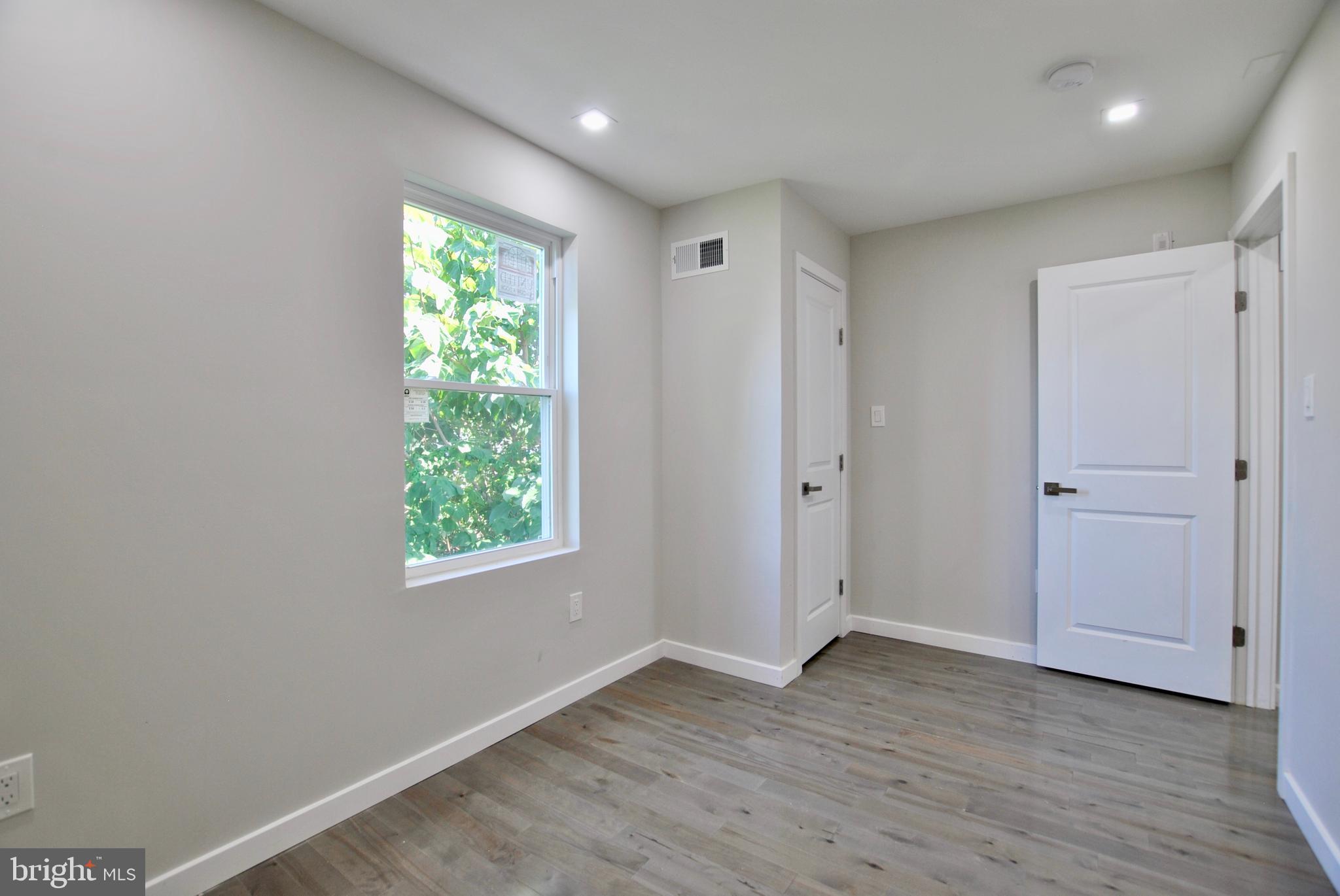 PHILADELPHIA (NORTH) - Residential Lease