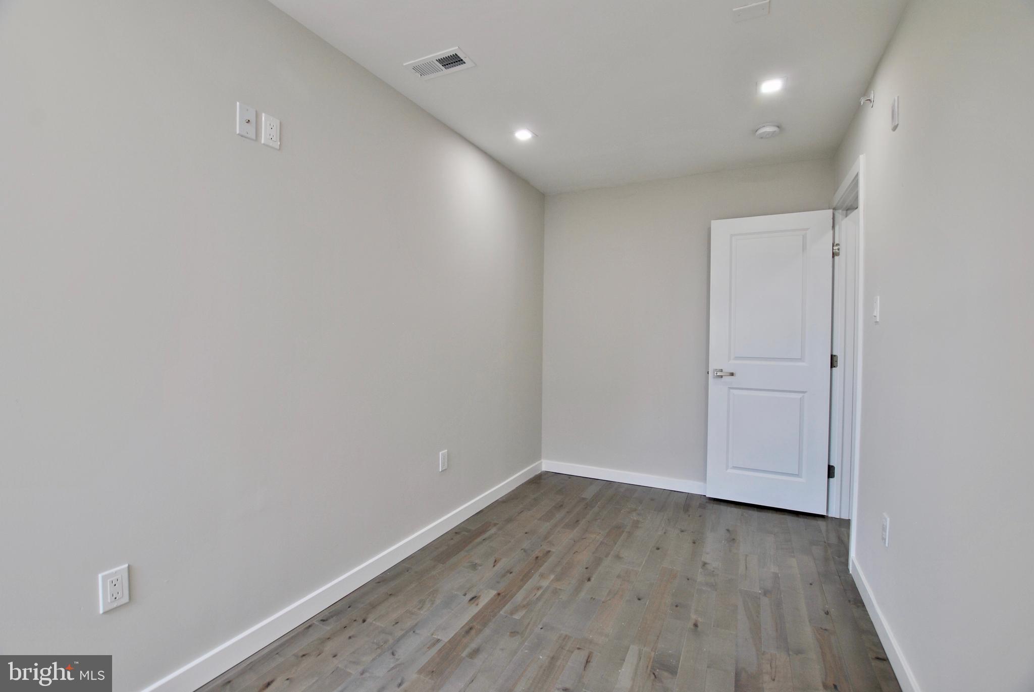 PHILADELPHIA (NORTH) - Residential Lease