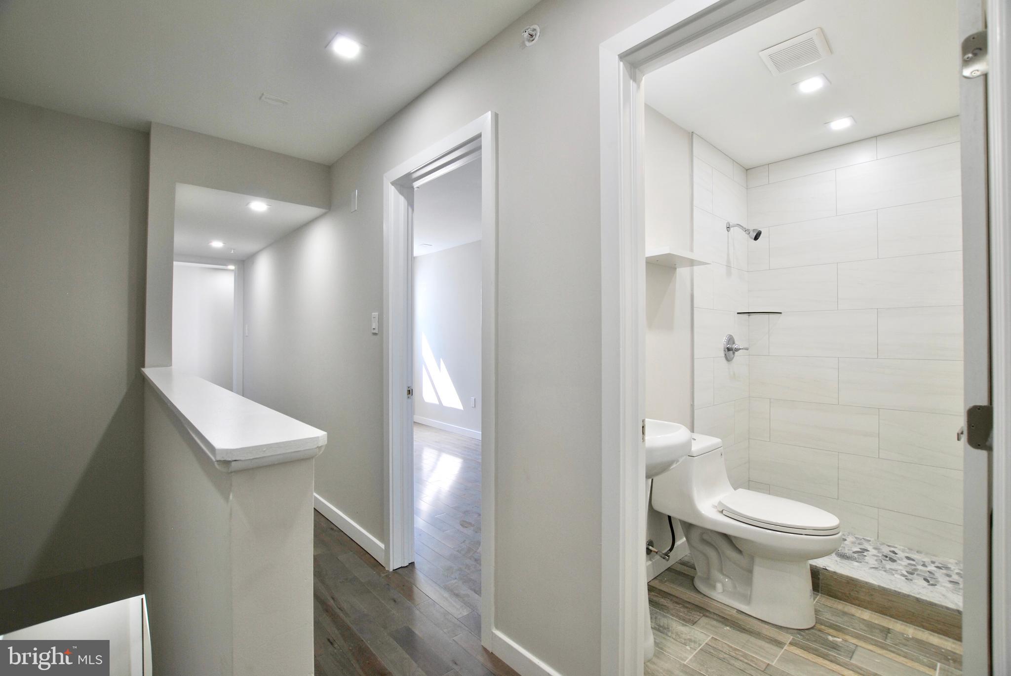 PHILADELPHIA (NORTH) - Residential Lease