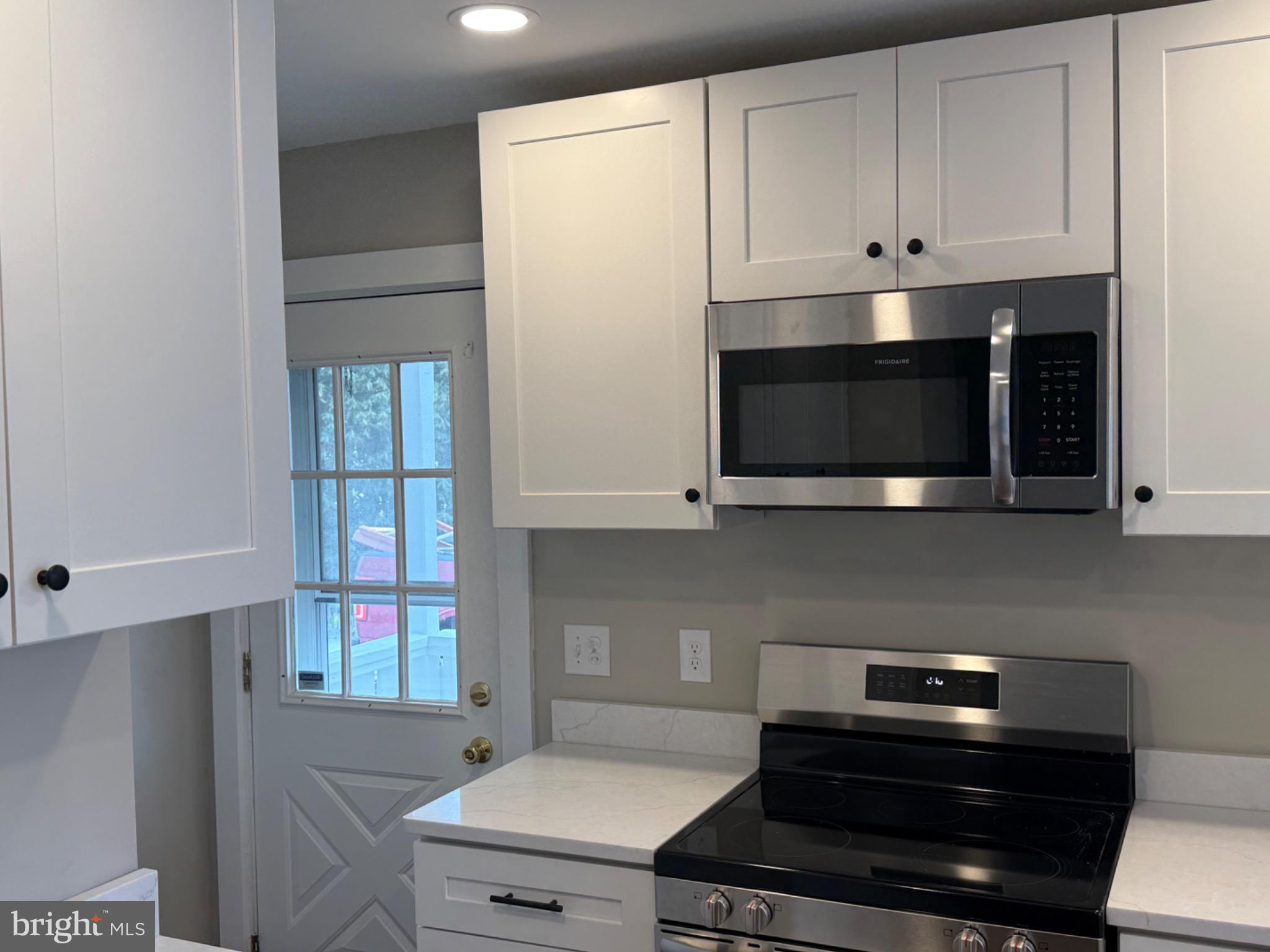 FEASTERVILLE - Residential