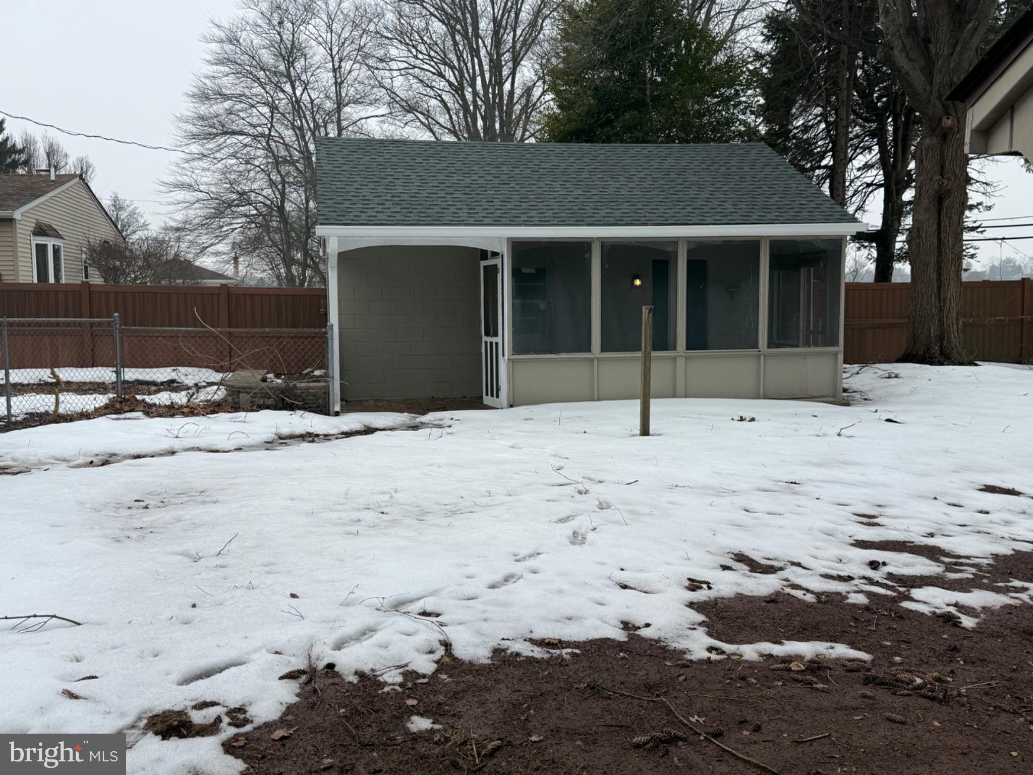 FEASTERVILLE - Residential