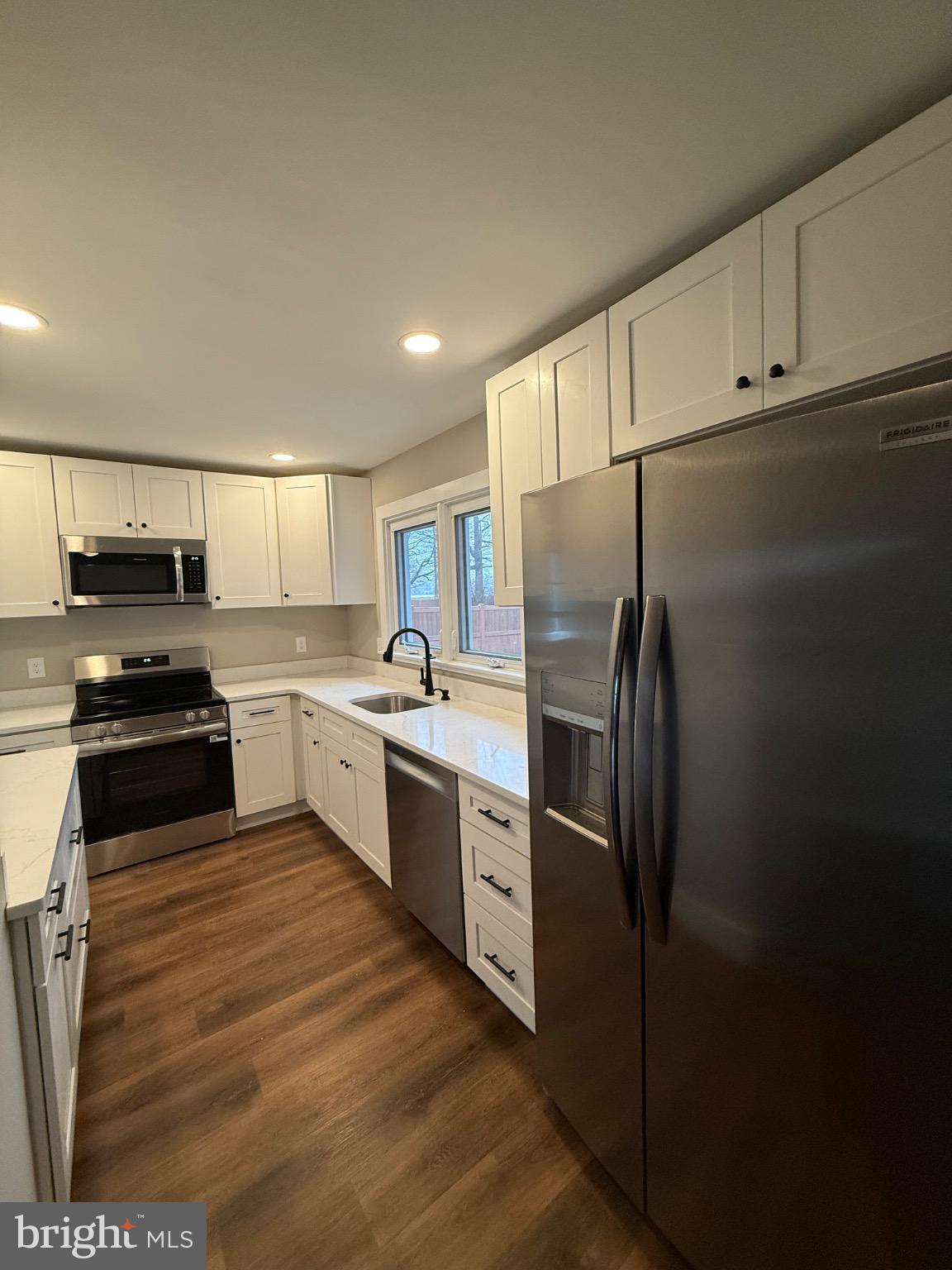 FEASTERVILLE - Residential