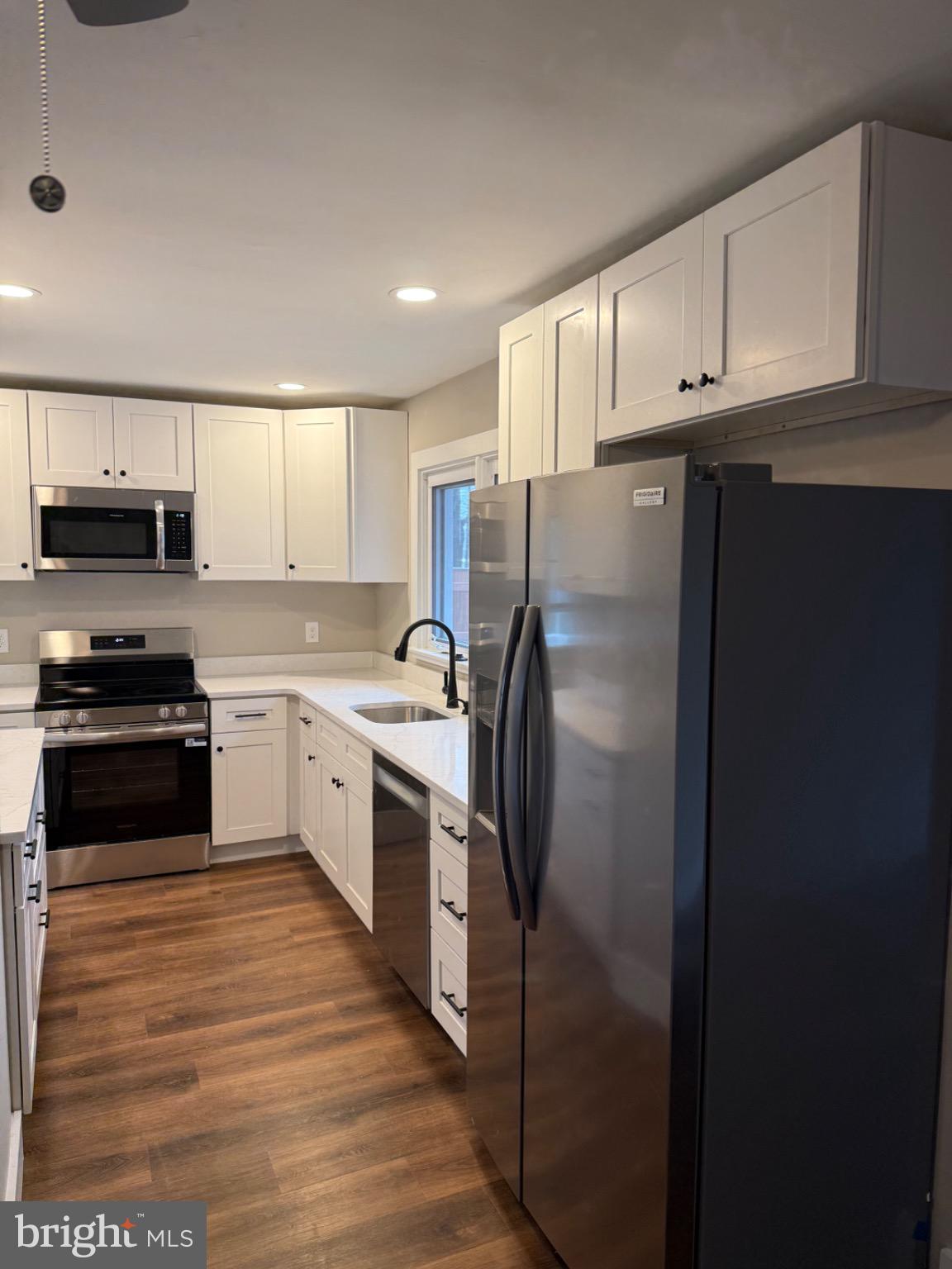 FEASTERVILLE - Residential