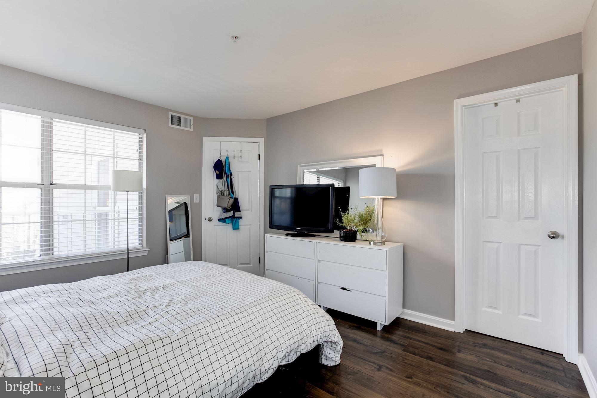 VISTAS AT LAUREL LAKES - Residential Lease