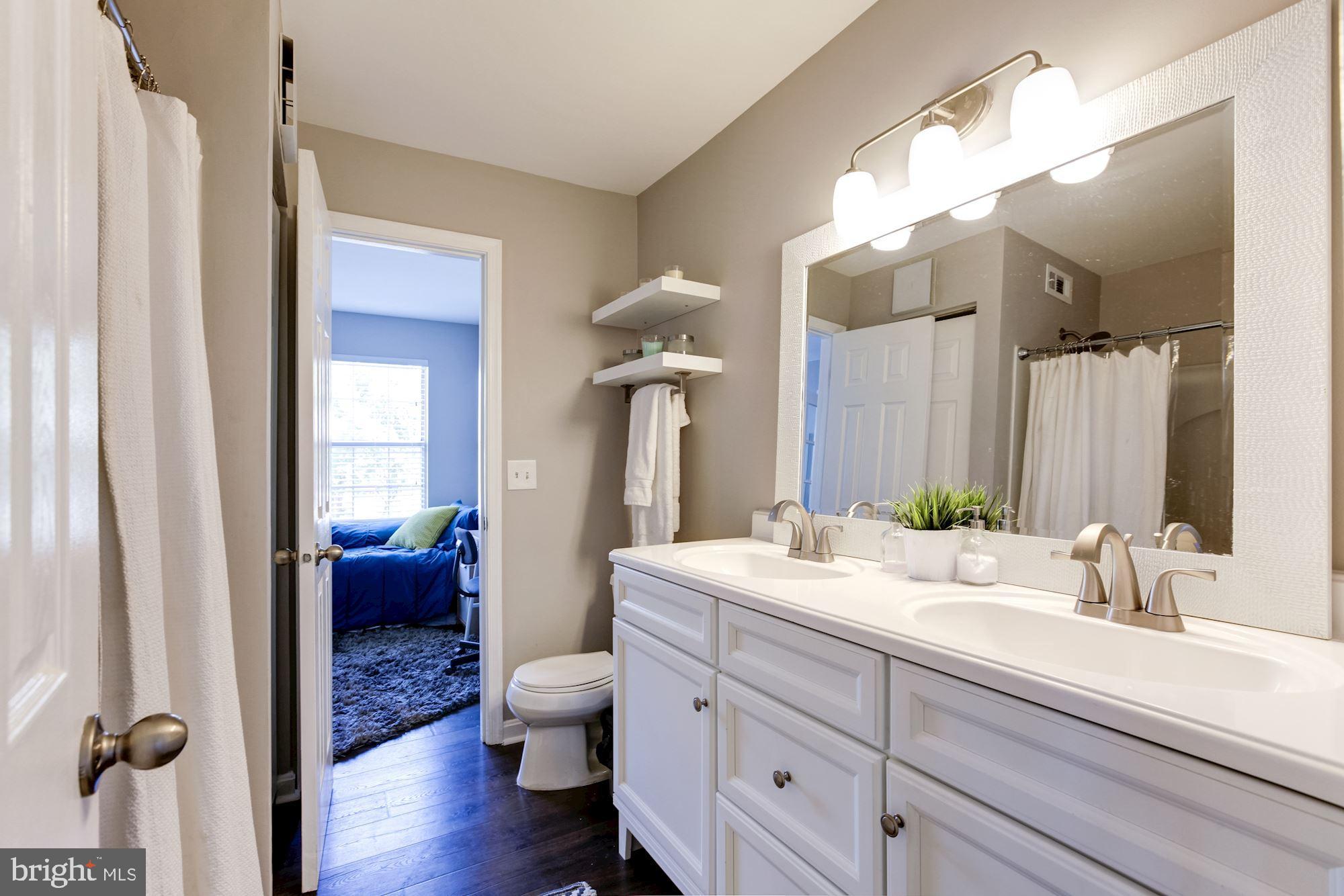 VISTAS AT LAUREL LAKES - Residential Lease