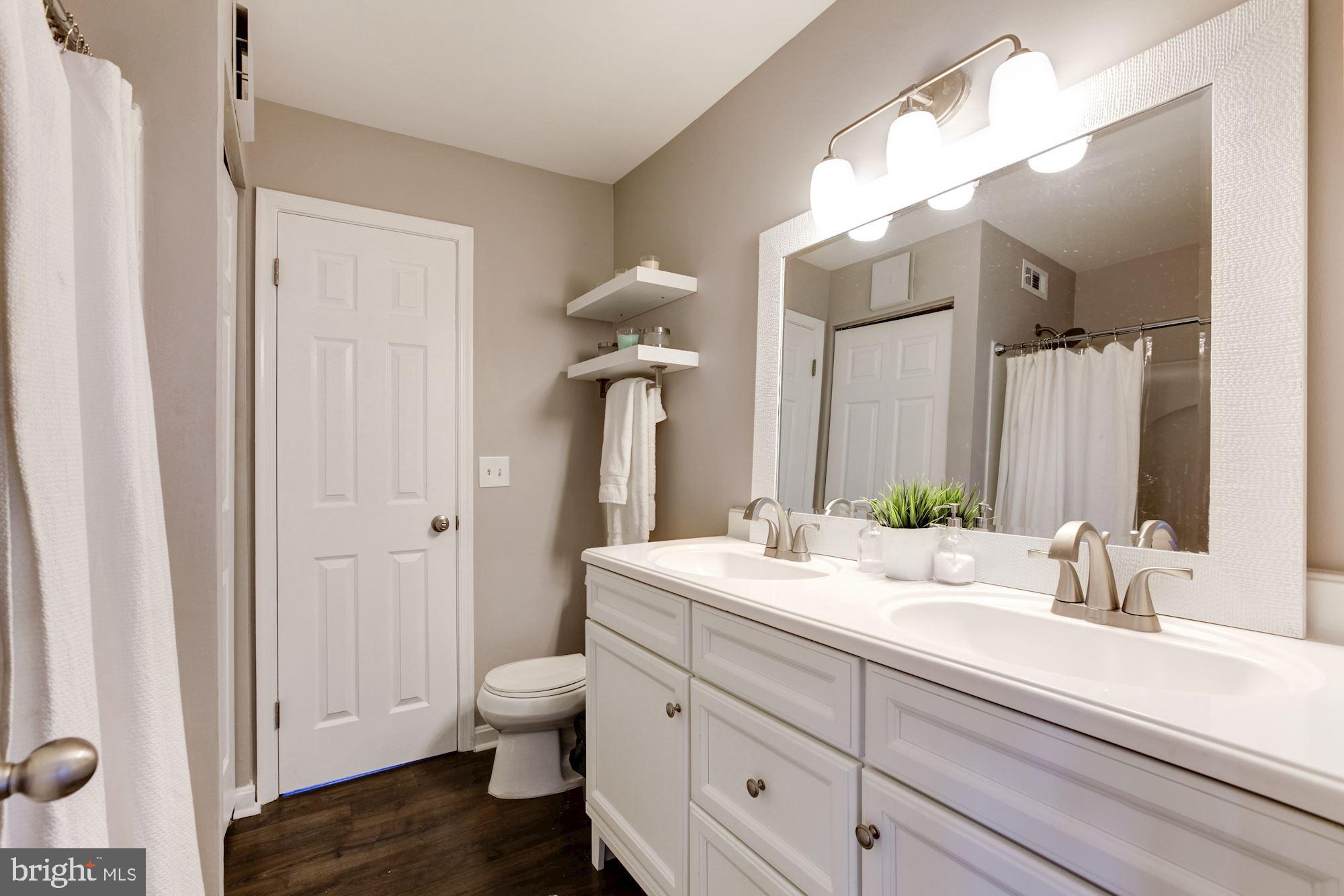 VISTAS AT LAUREL LAKES - Residential Lease