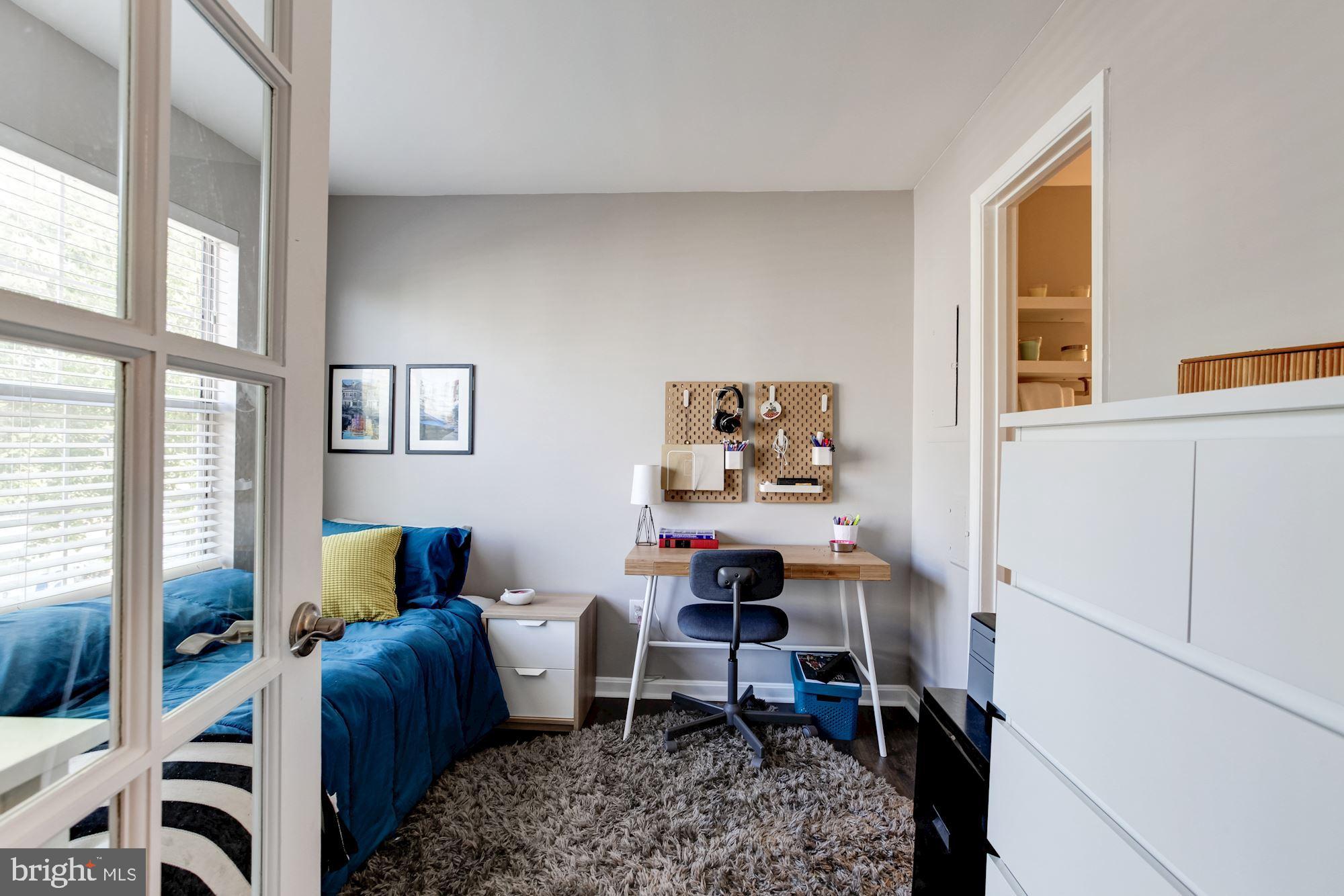 VISTAS AT LAUREL LAKES - Residential Lease