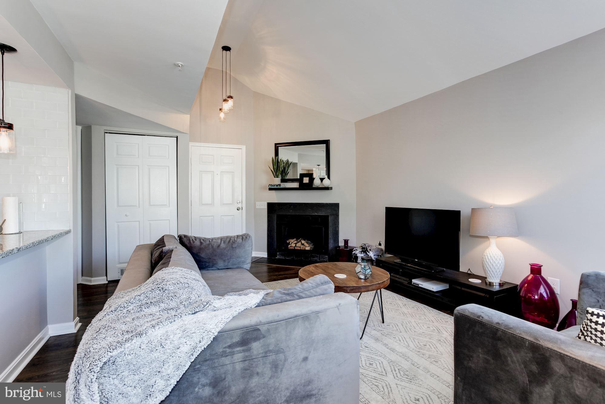 VISTAS AT LAUREL LAKES - Residential Lease