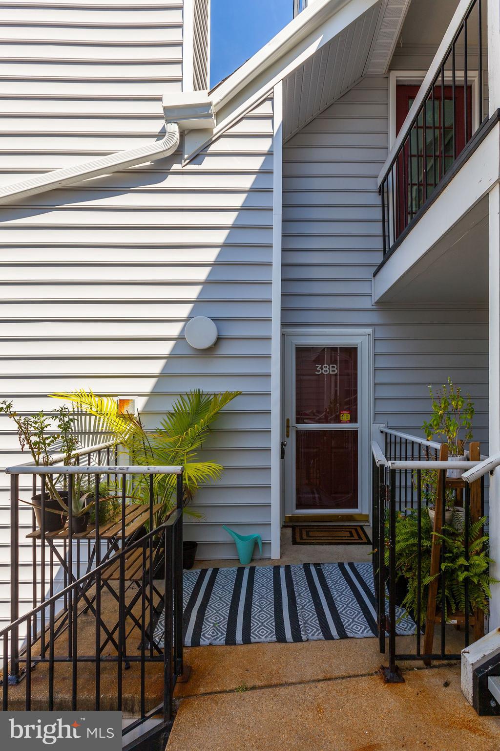 VISTAS AT LAUREL LAKES - Residential Lease