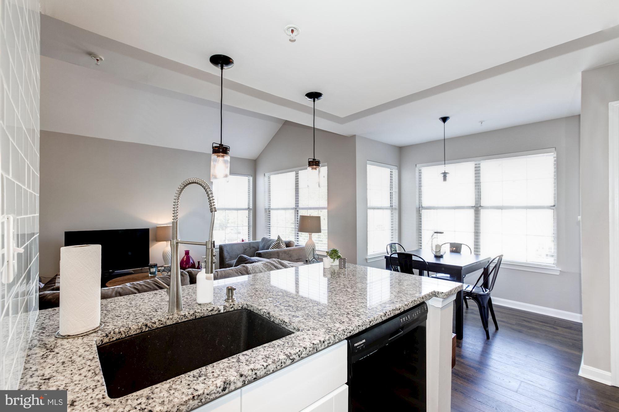 VISTAS AT LAUREL LAKES - Residential Lease