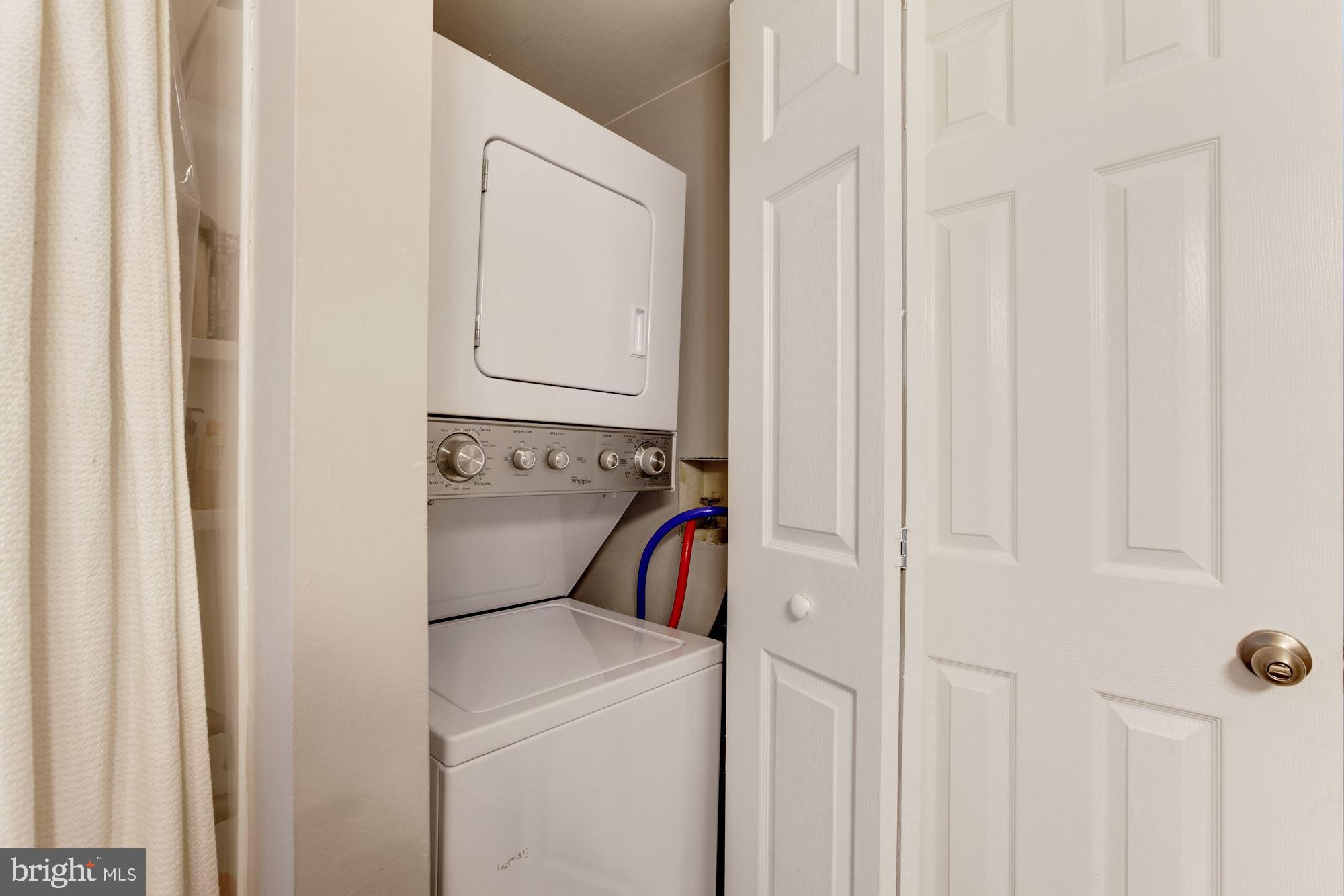 VISTAS AT LAUREL LAKES - Residential Lease