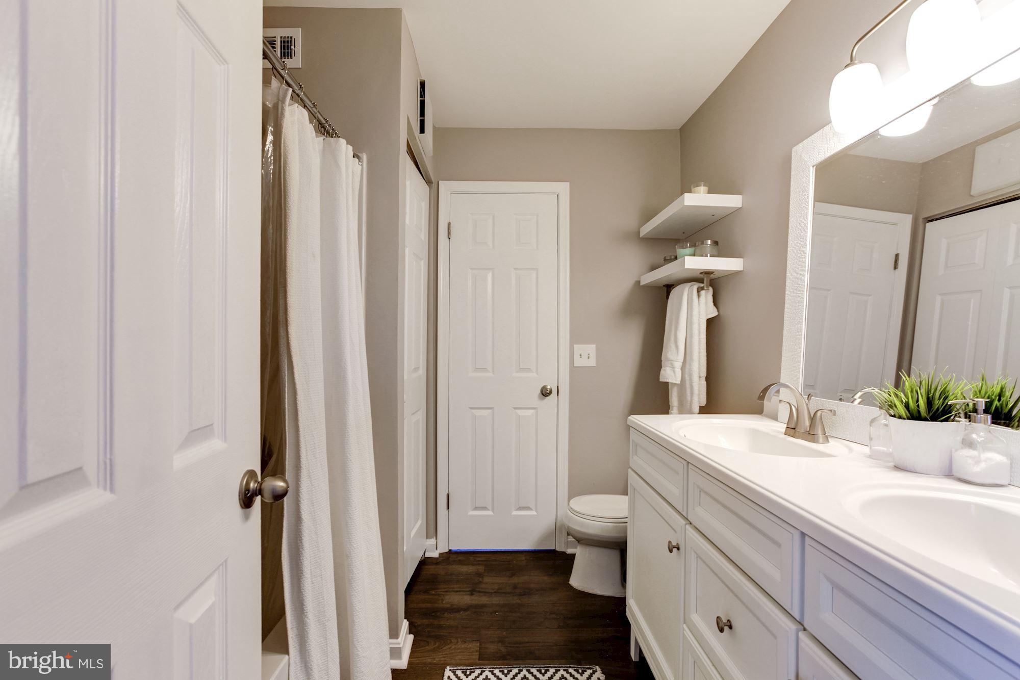 VISTAS AT LAUREL LAKES - Residential Lease