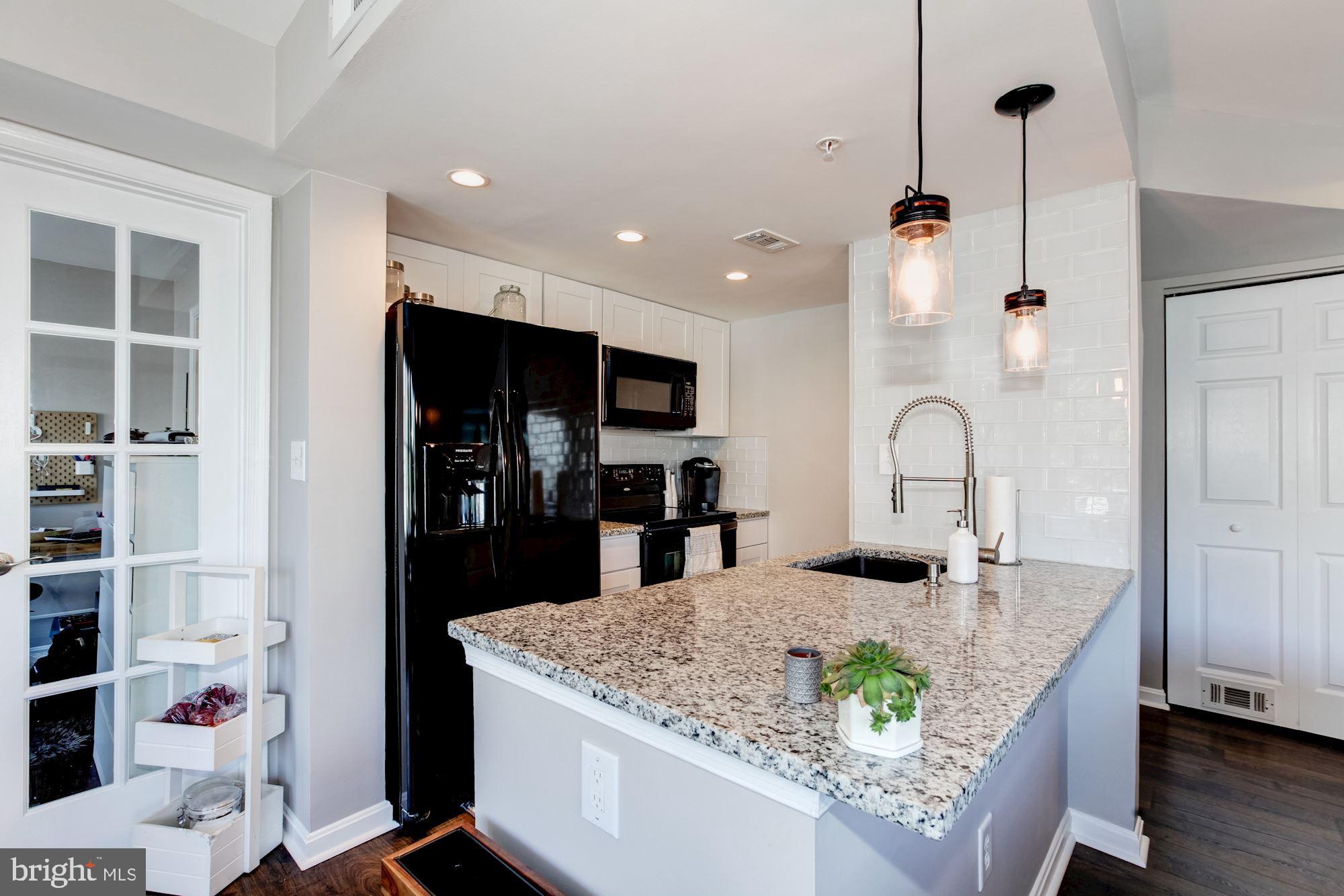 VISTAS AT LAUREL LAKES - Residential Lease