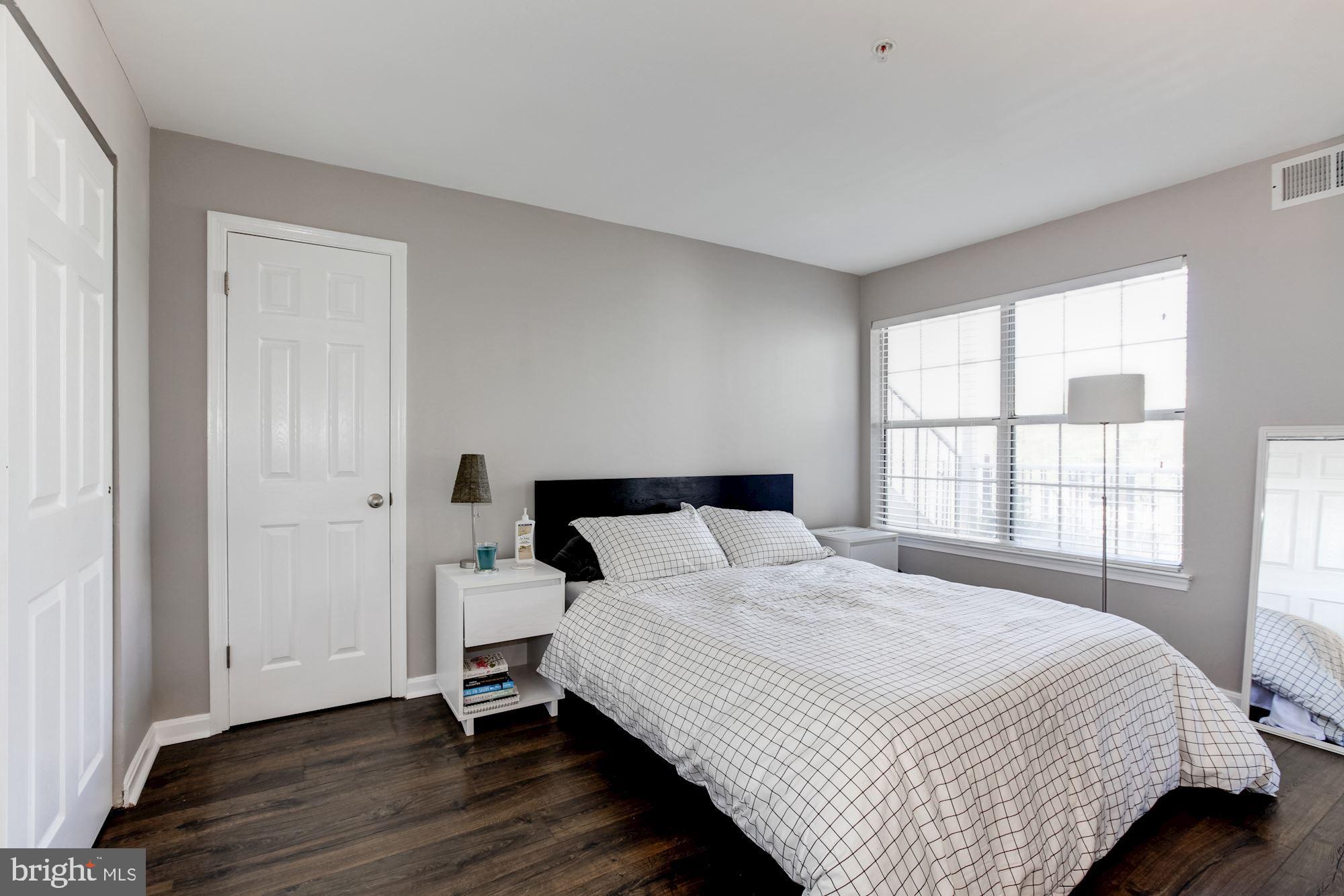 VISTAS AT LAUREL LAKES - Residential Lease