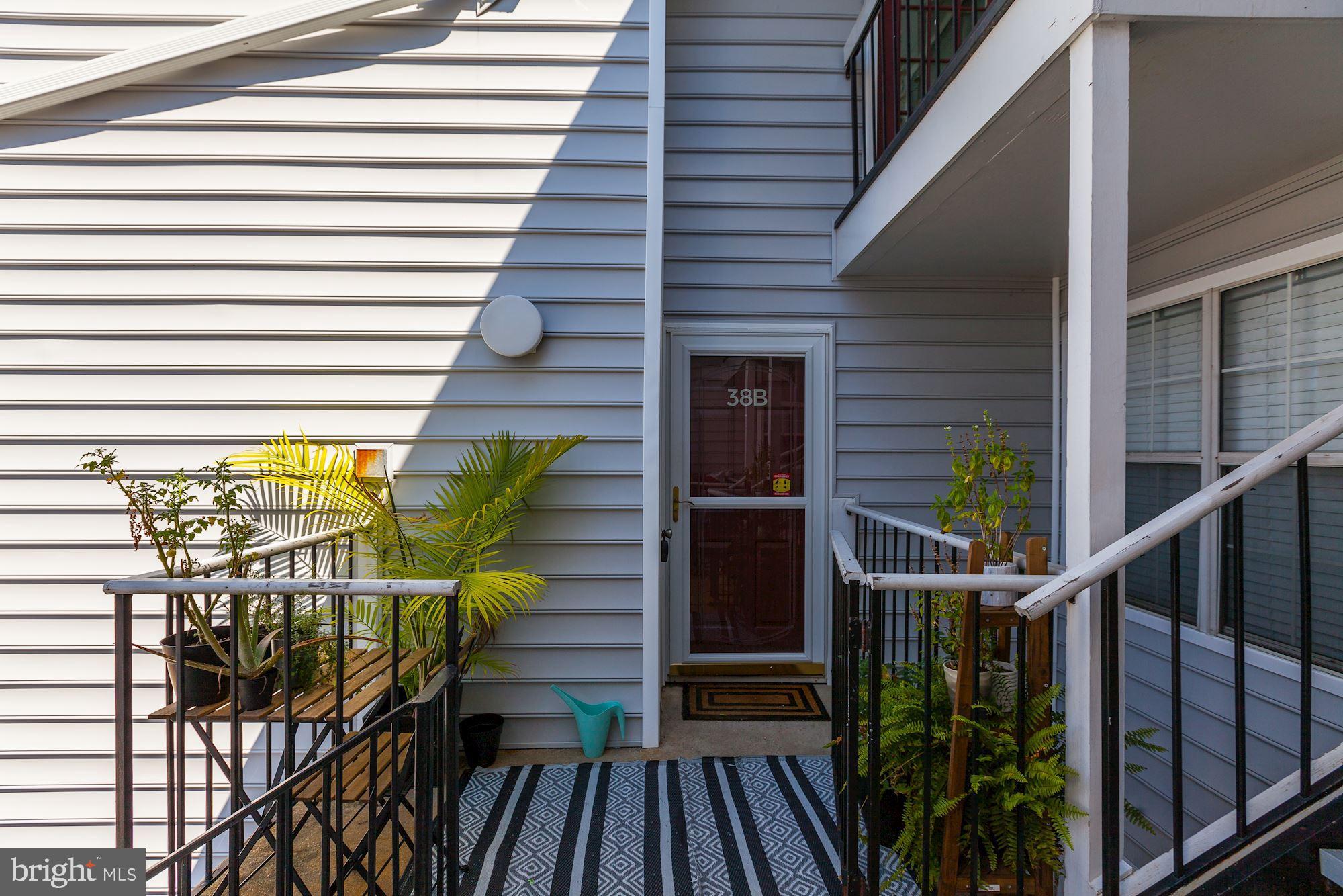 VISTAS AT LAUREL LAKES - Residential Lease