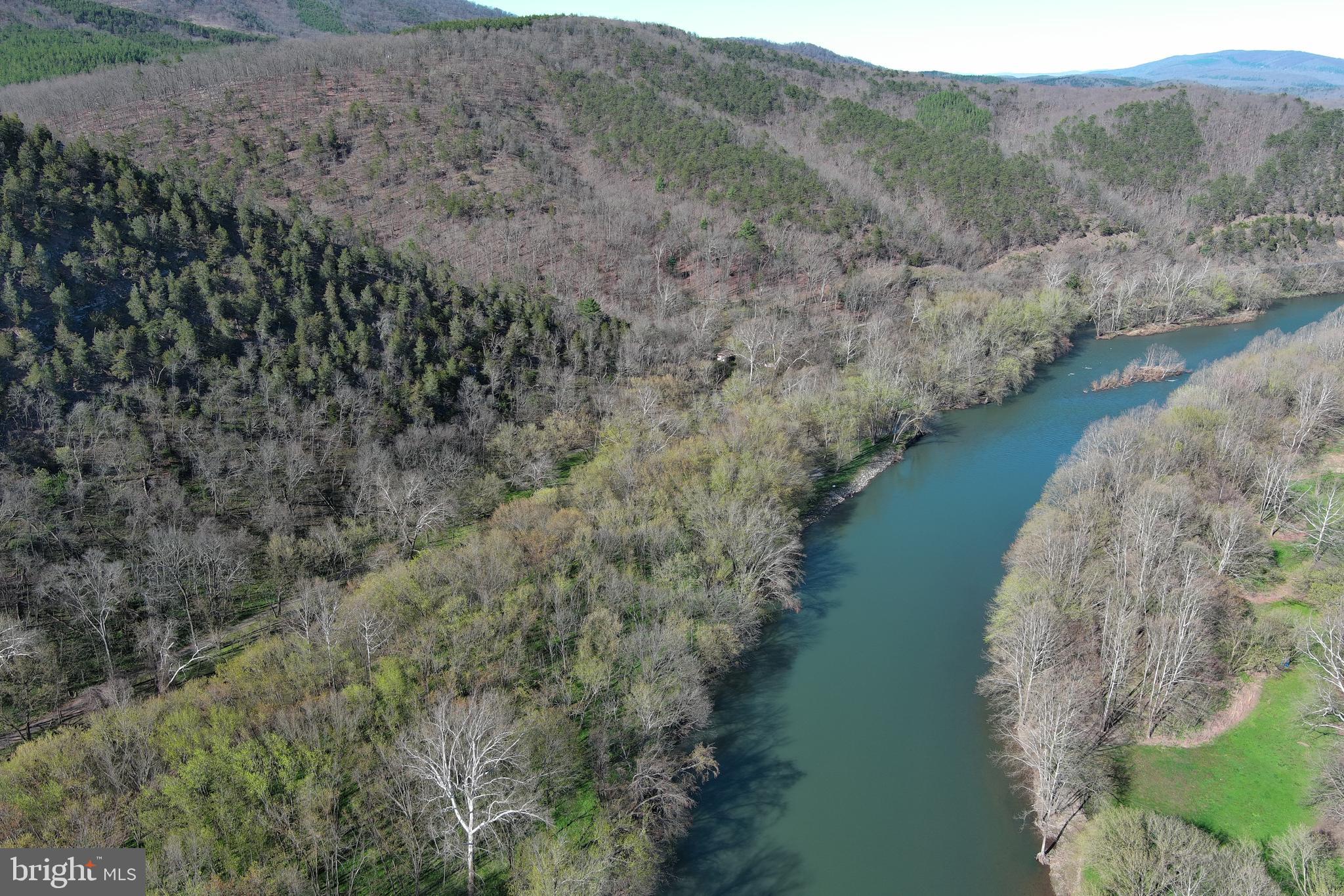 BLUFFS ON THE POTOMAC - Land