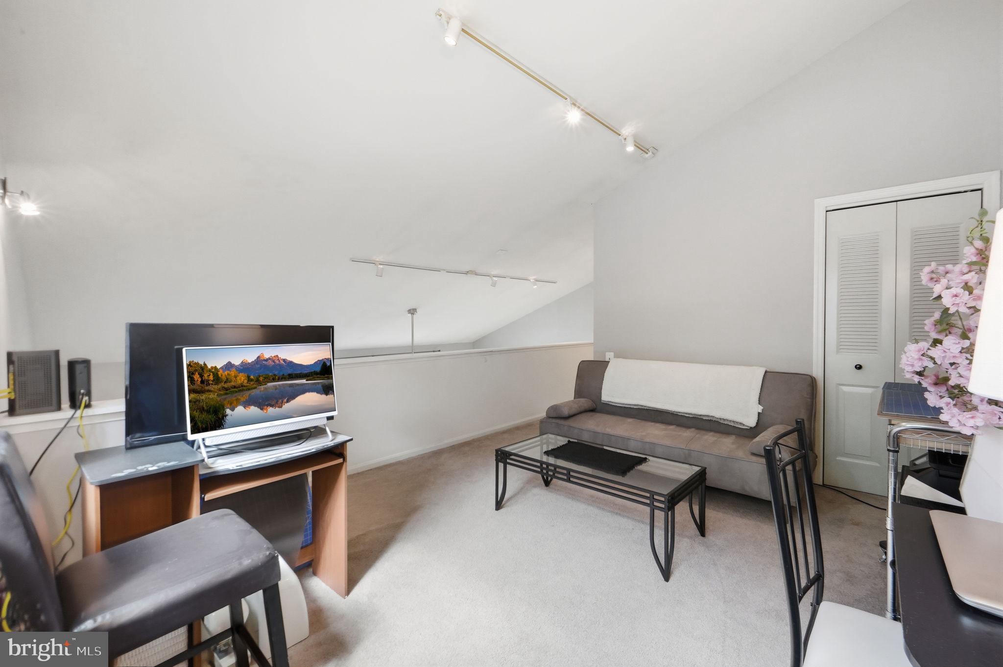 WOODLANDS NORTH - Residential