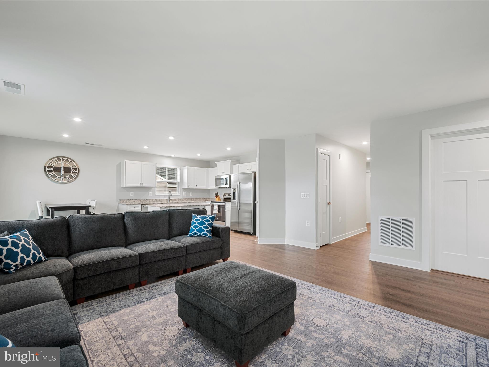 CARDINAL POINTE - Residential