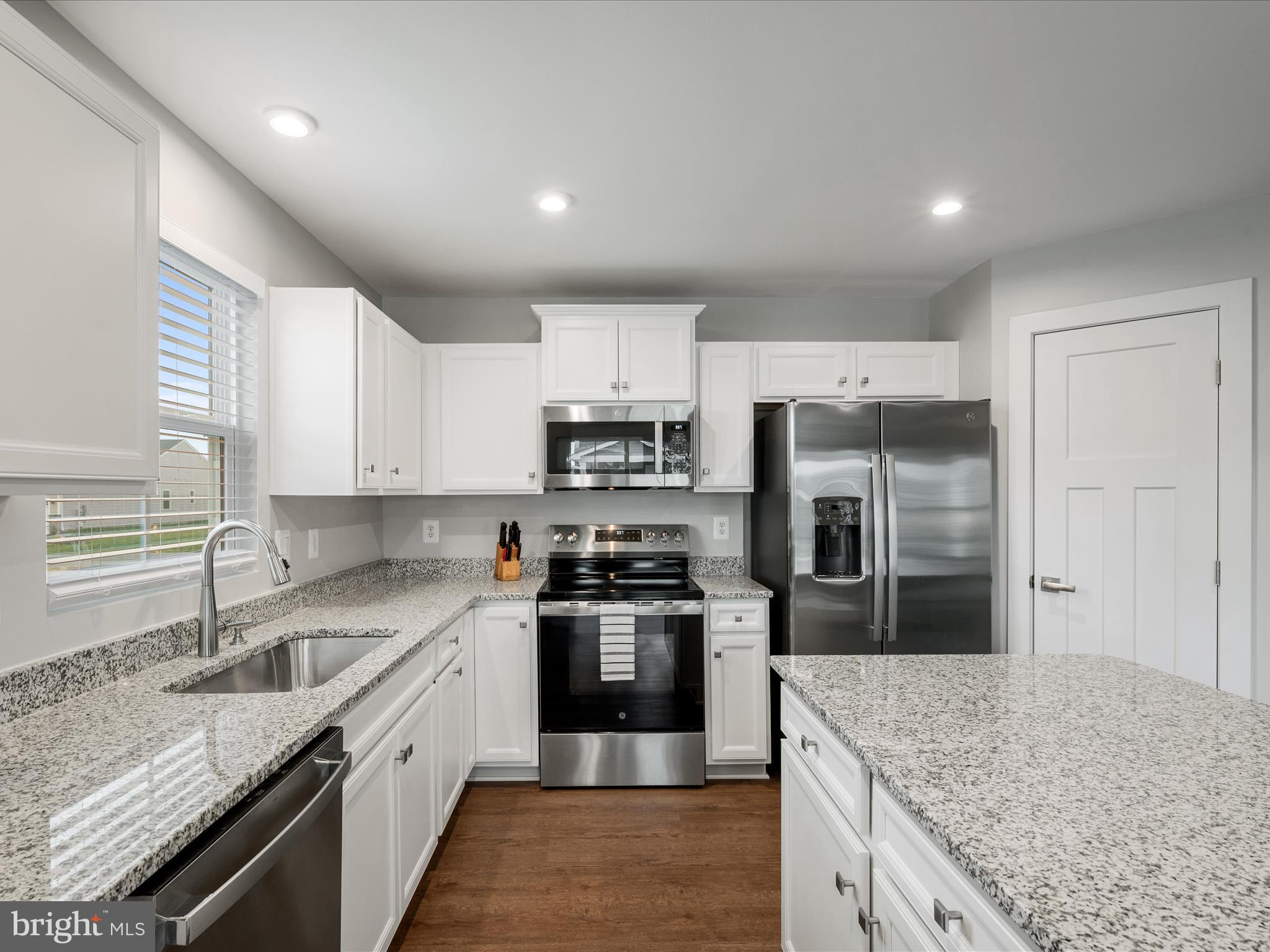 CARDINAL POINTE - Residential