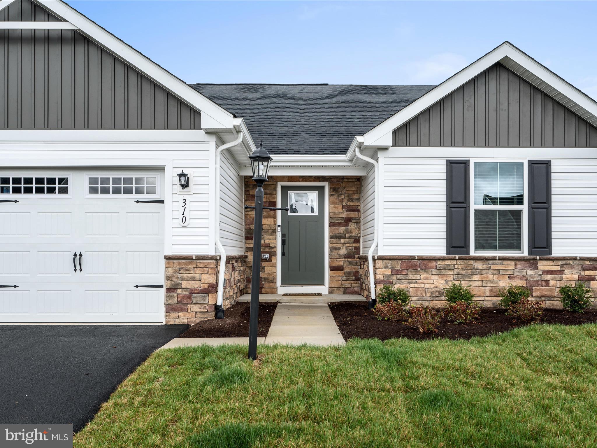 CARDINAL POINTE - Residential