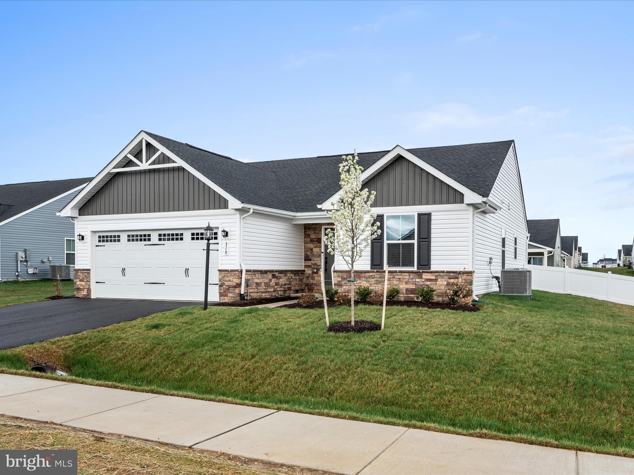 CARDINAL POINTE - Residential