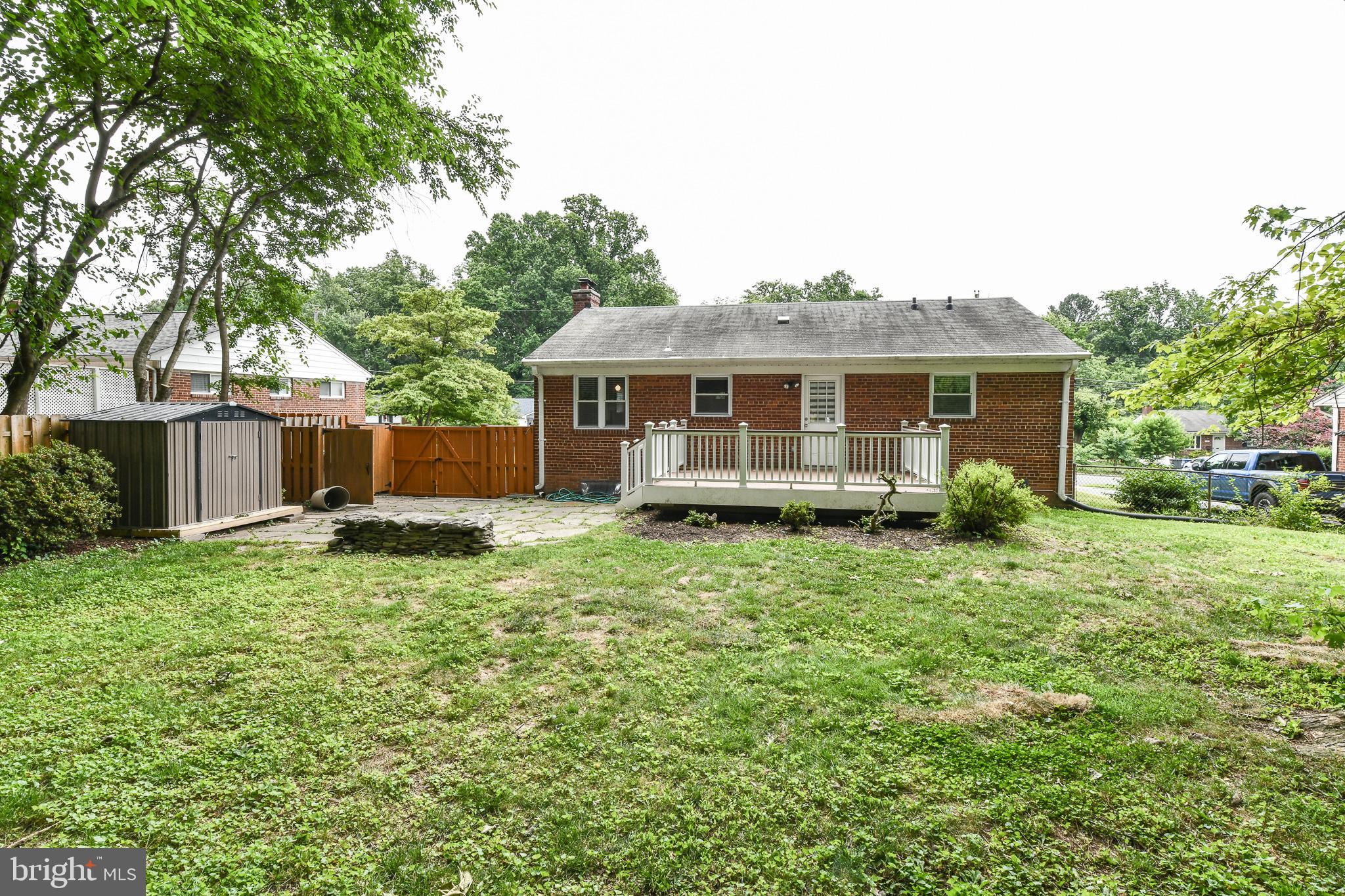 BROYHILL PARK - Residential Lease