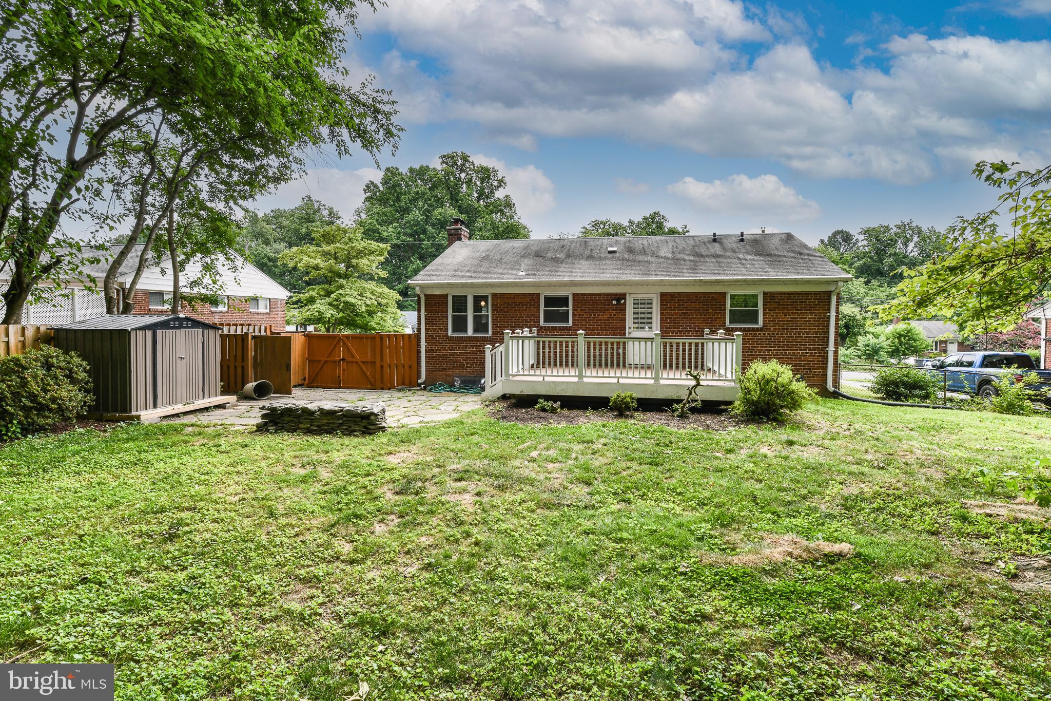 BROYHILL PARK - Residential Lease