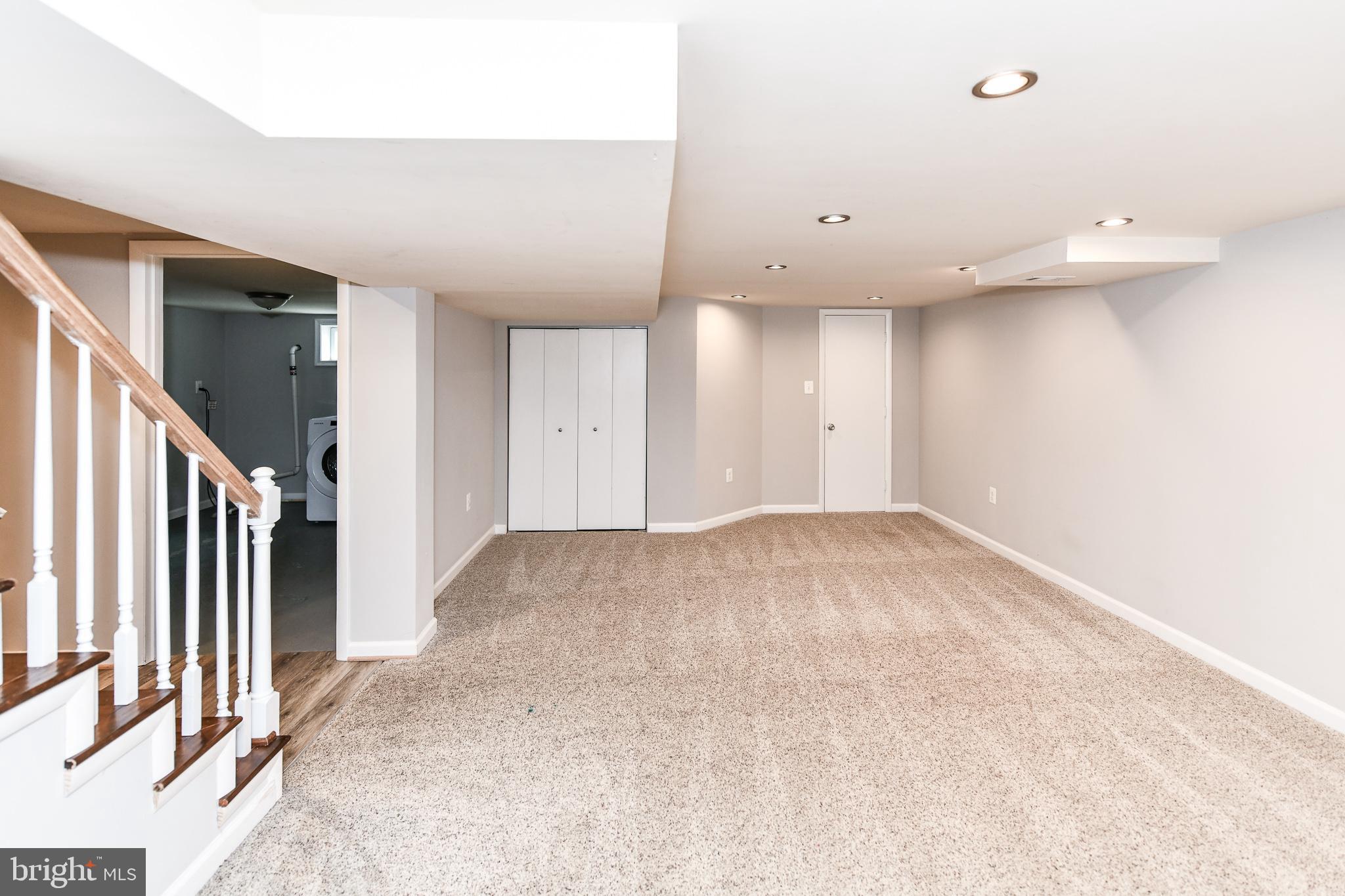 BROYHILL PARK - Residential Lease