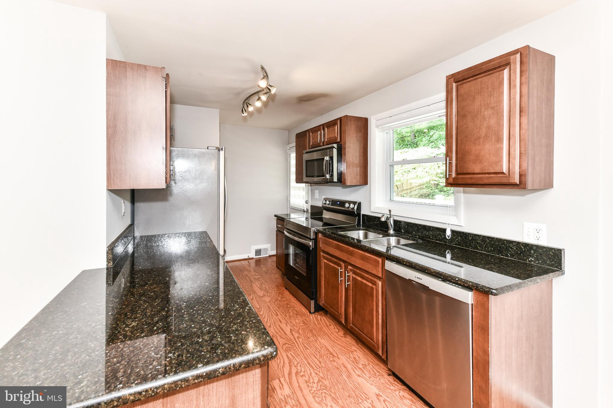 BROYHILL PARK - Residential Lease